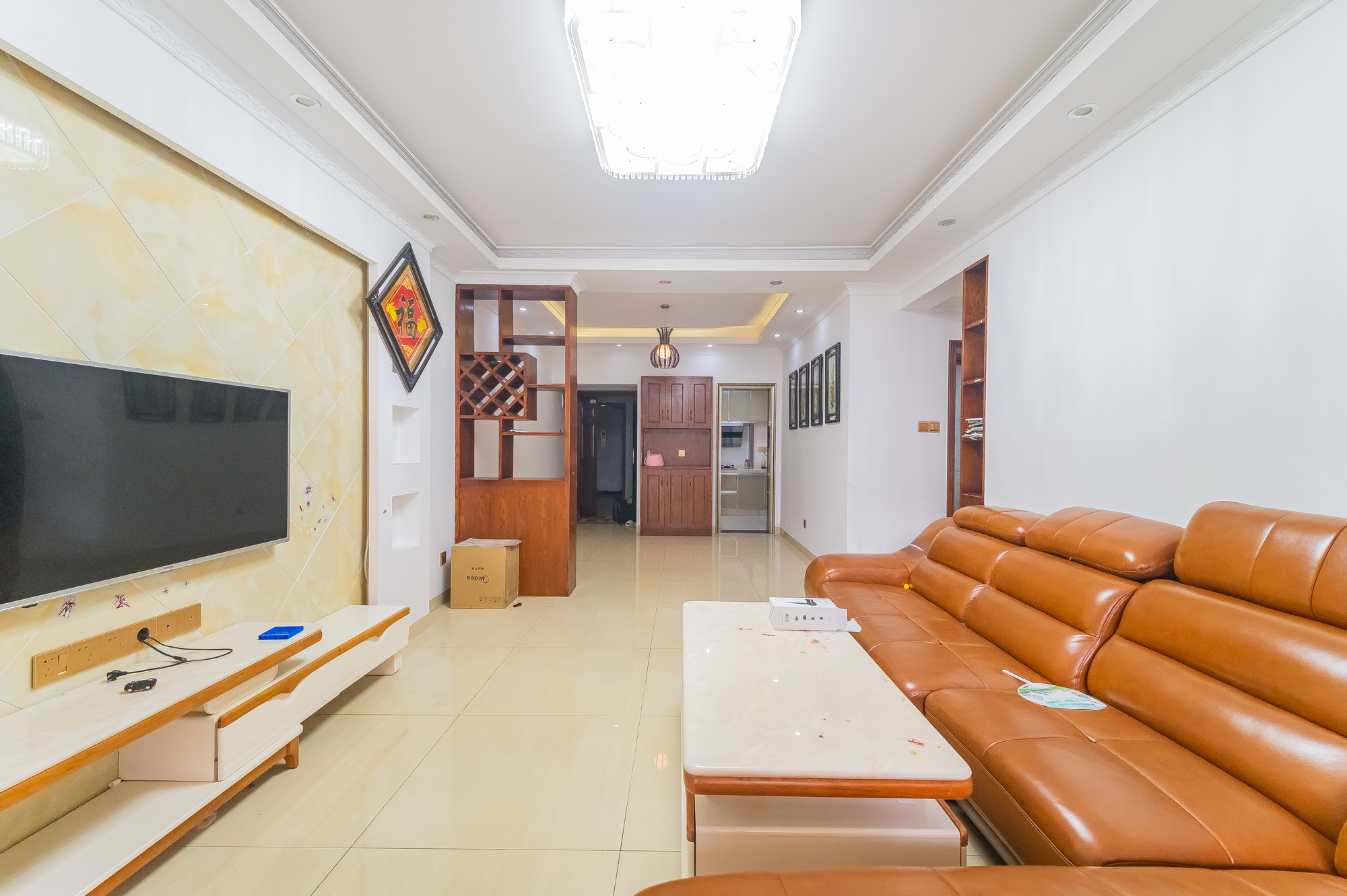 湖湾世景 3室2厅1卫 85.0万 湖湾世景 3室2厅1卫 85.0万客厅