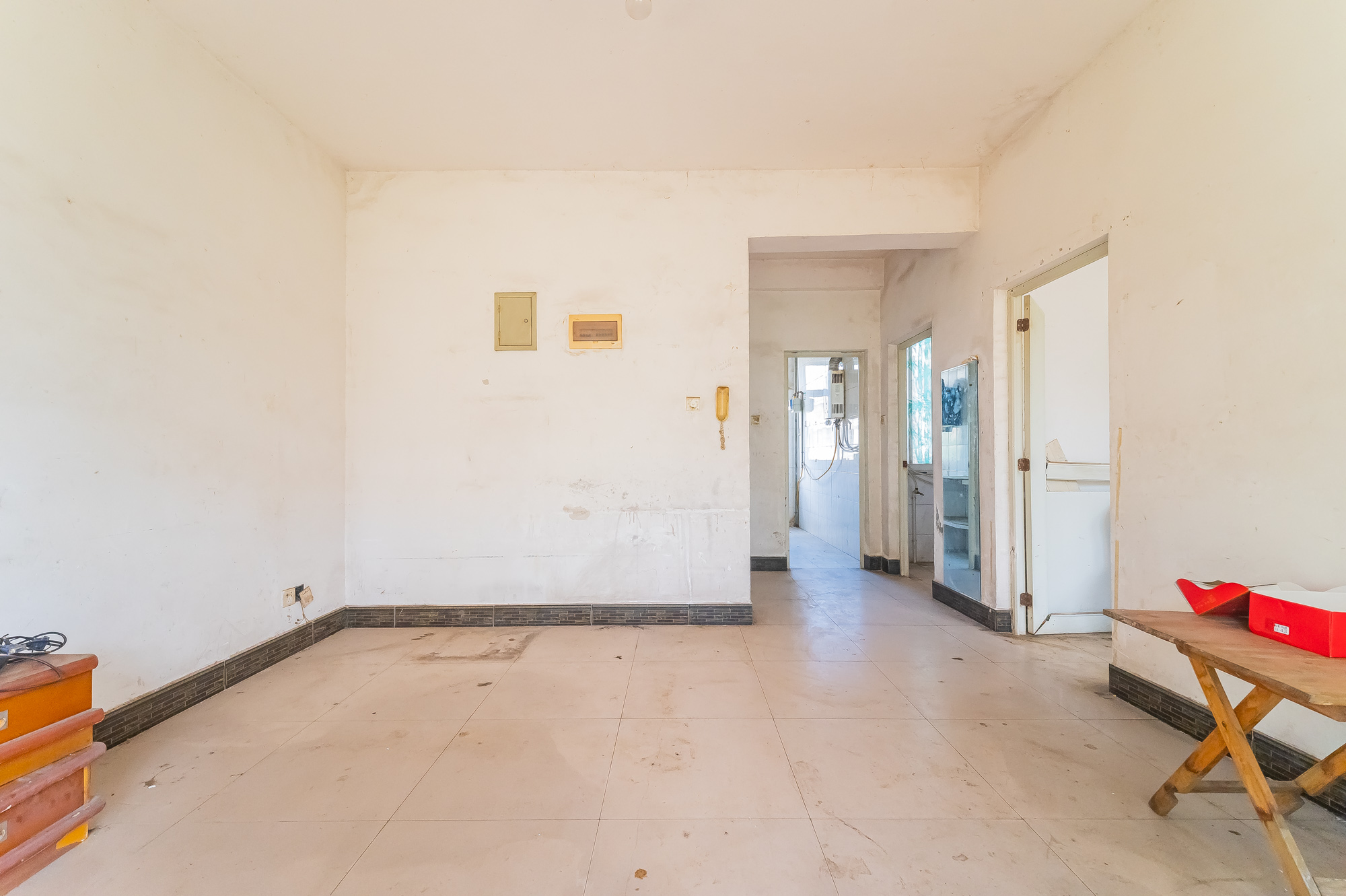 山水人家一二期 1室1厅1卫 33.5万 山水人家一二期 1室1厅1卫 33.5万客厅