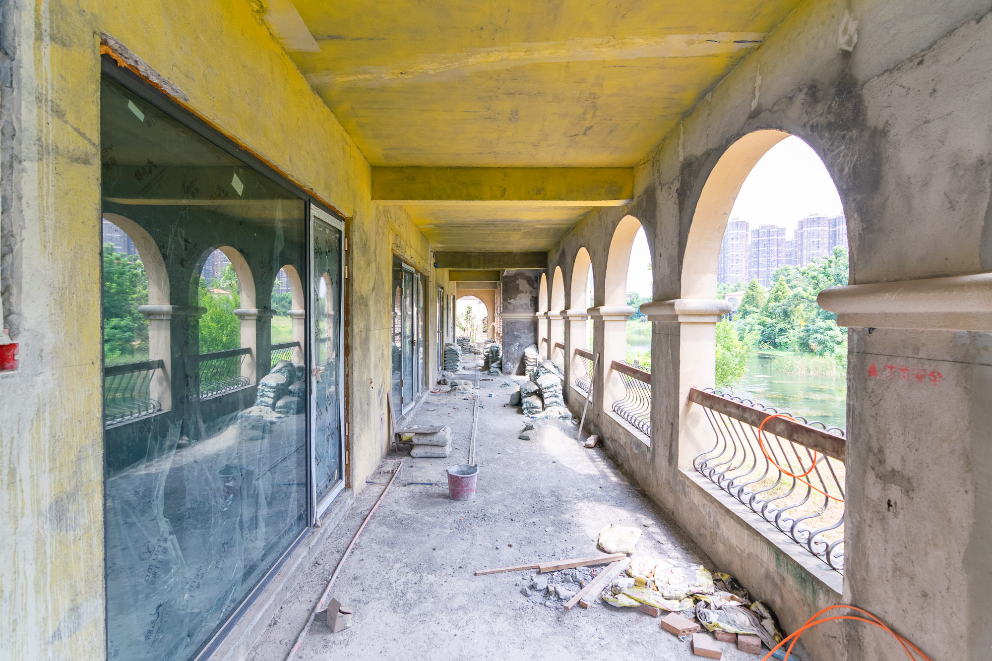 中粮北纬28°别墅 10室4厅5卫 1800.0万 中粮北纬28°别墅 10室4厅5卫 1800.0万阳台