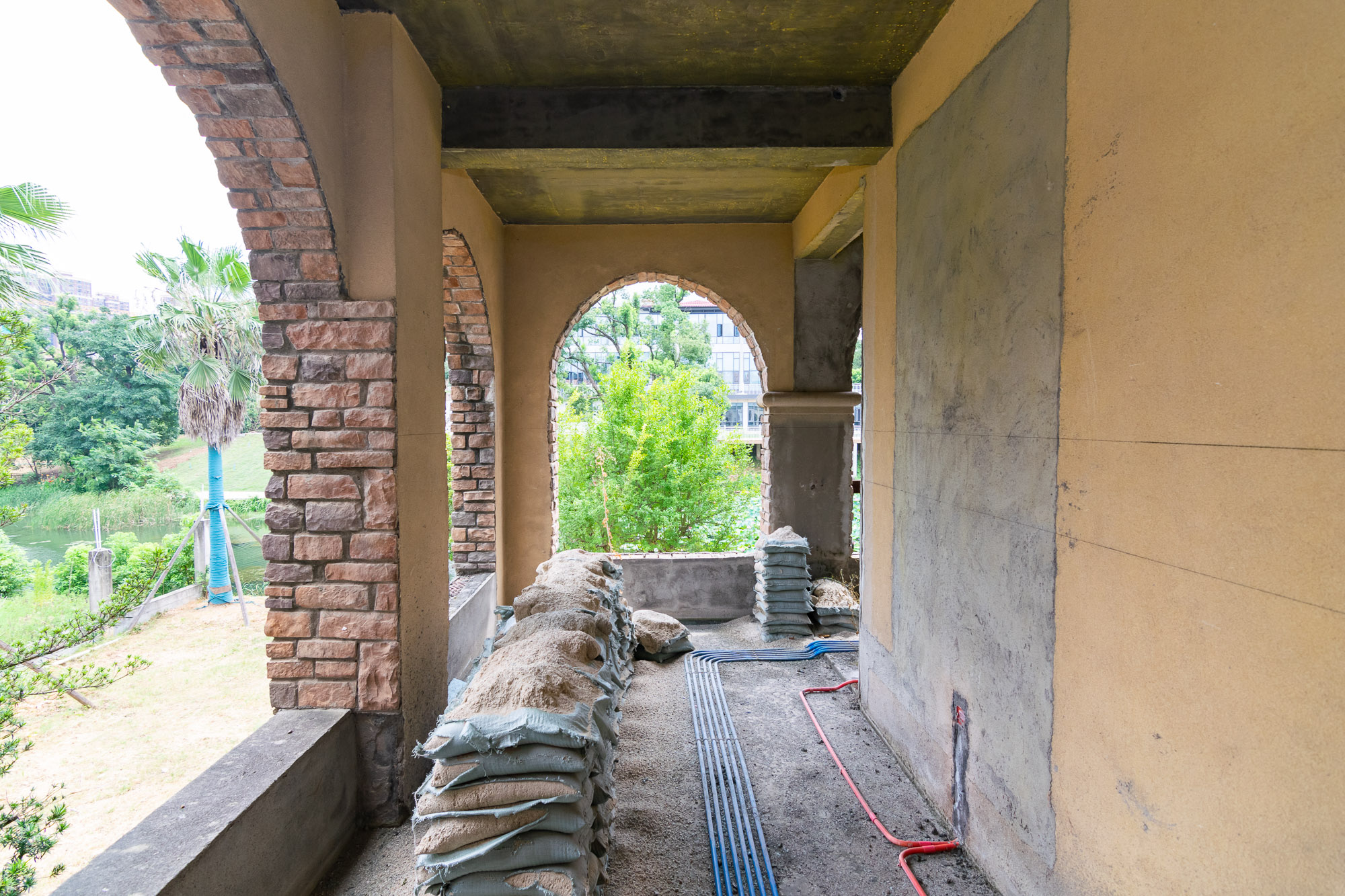 中粮北纬28°别墅 10室4厅5卫 1800.0万 中粮北纬28°别墅 10室4厅5卫 1800.0万阳台