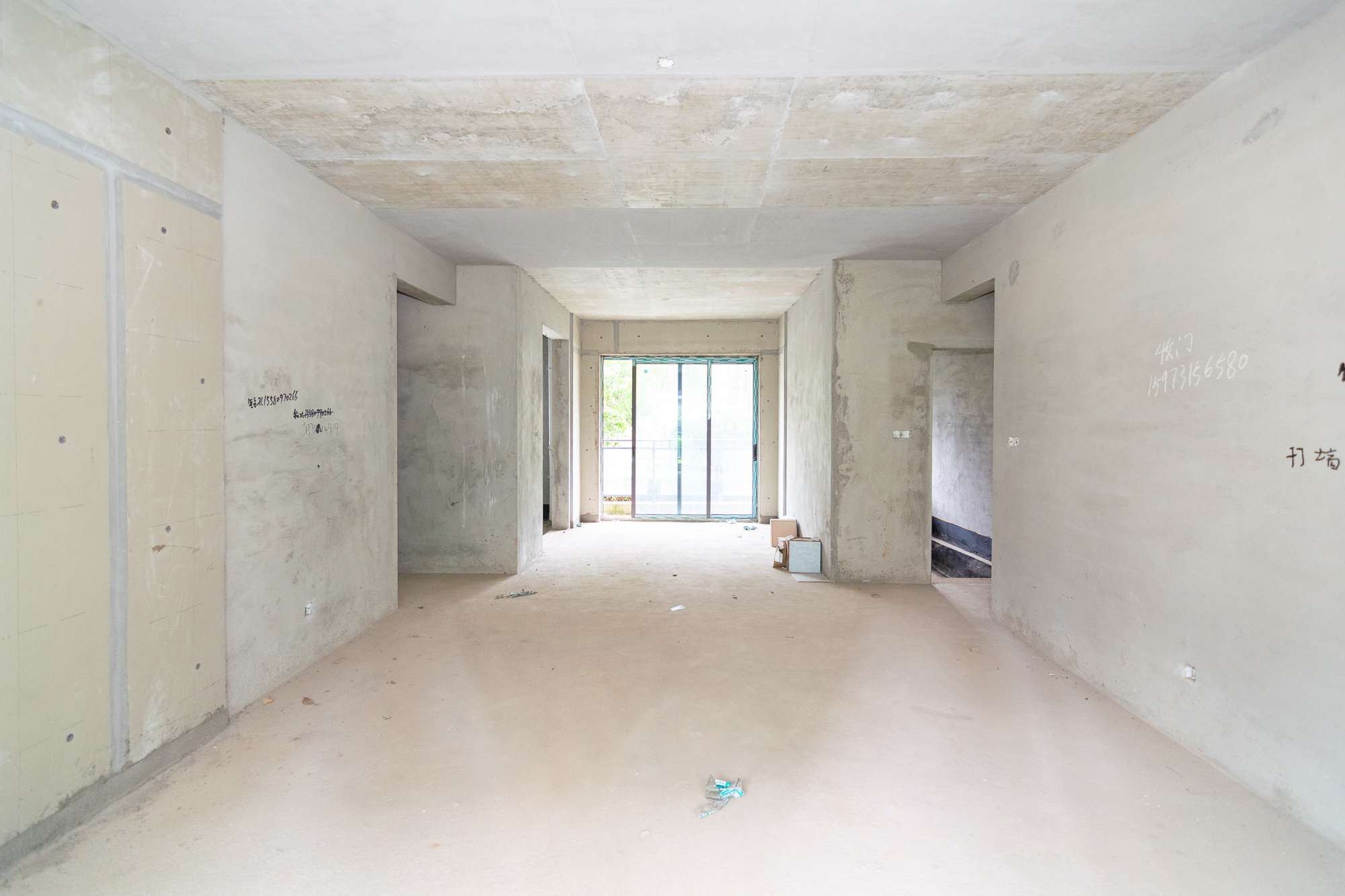 润和谷山郡(悦禧山庄水榭花都) 4室2厅2卫 137.5万 润和谷山郡(悦禧山庄水榭花都) 4室2厅2卫 137.5万客厅