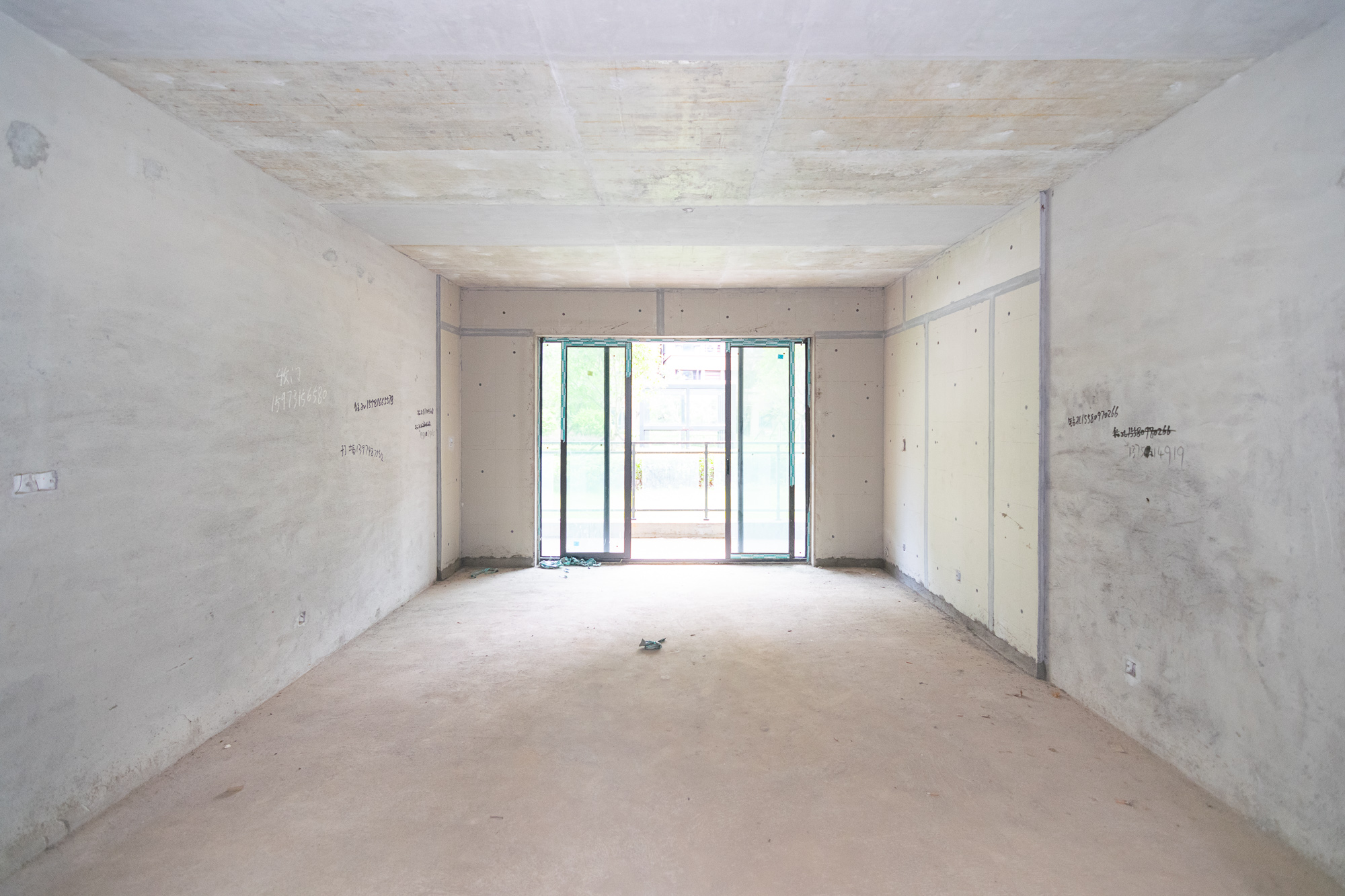 润和谷山郡(悦禧山庄水榭花都) 4室2厅2卫 137.5万 润和谷山郡(悦禧山庄水榭花都) 4室2厅2卫 137.5万客厅