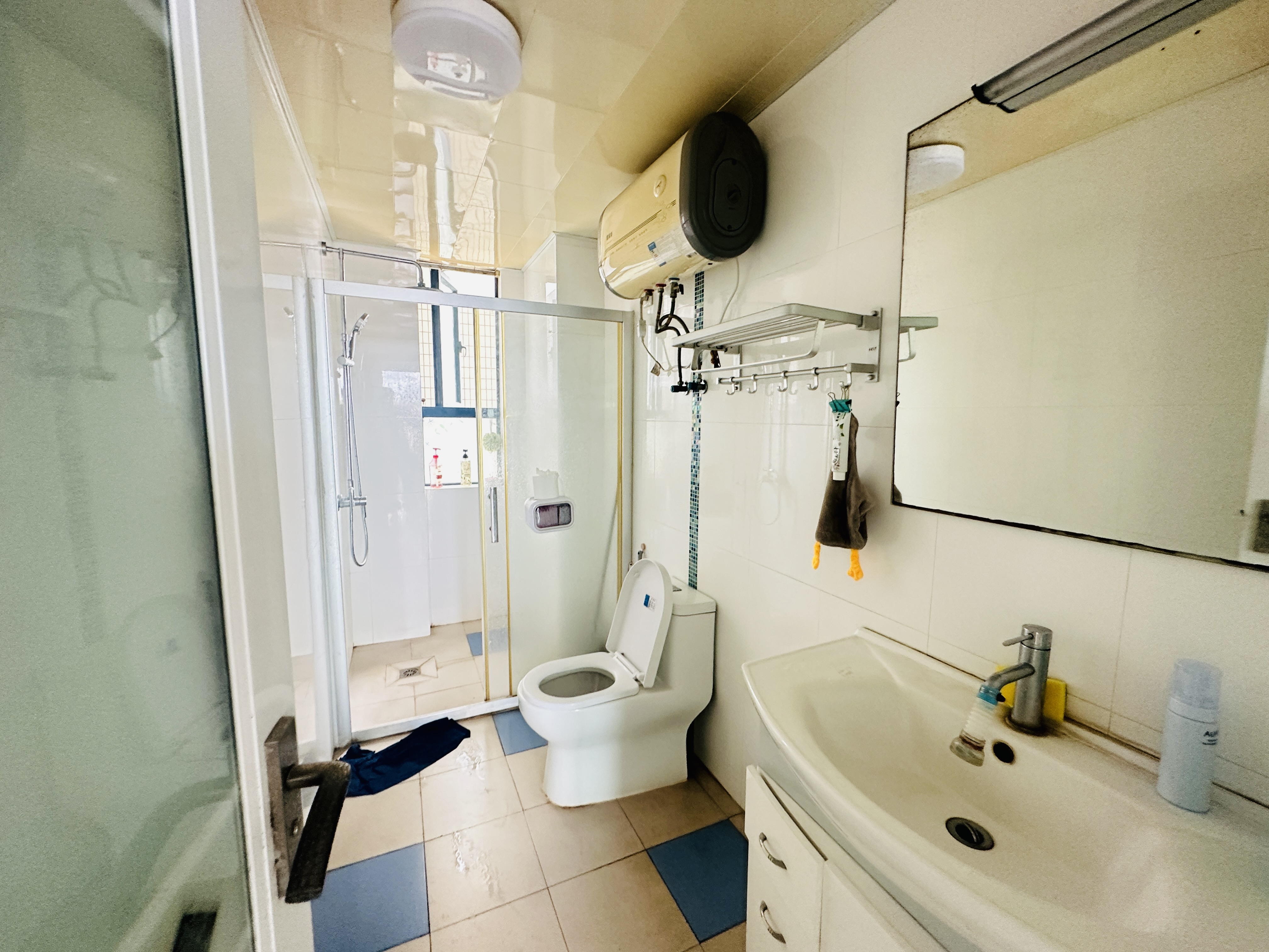 滨海贵族 3室2厅2卫 176.0万 滨海贵族 3室2厅2卫 176.0万卫生间