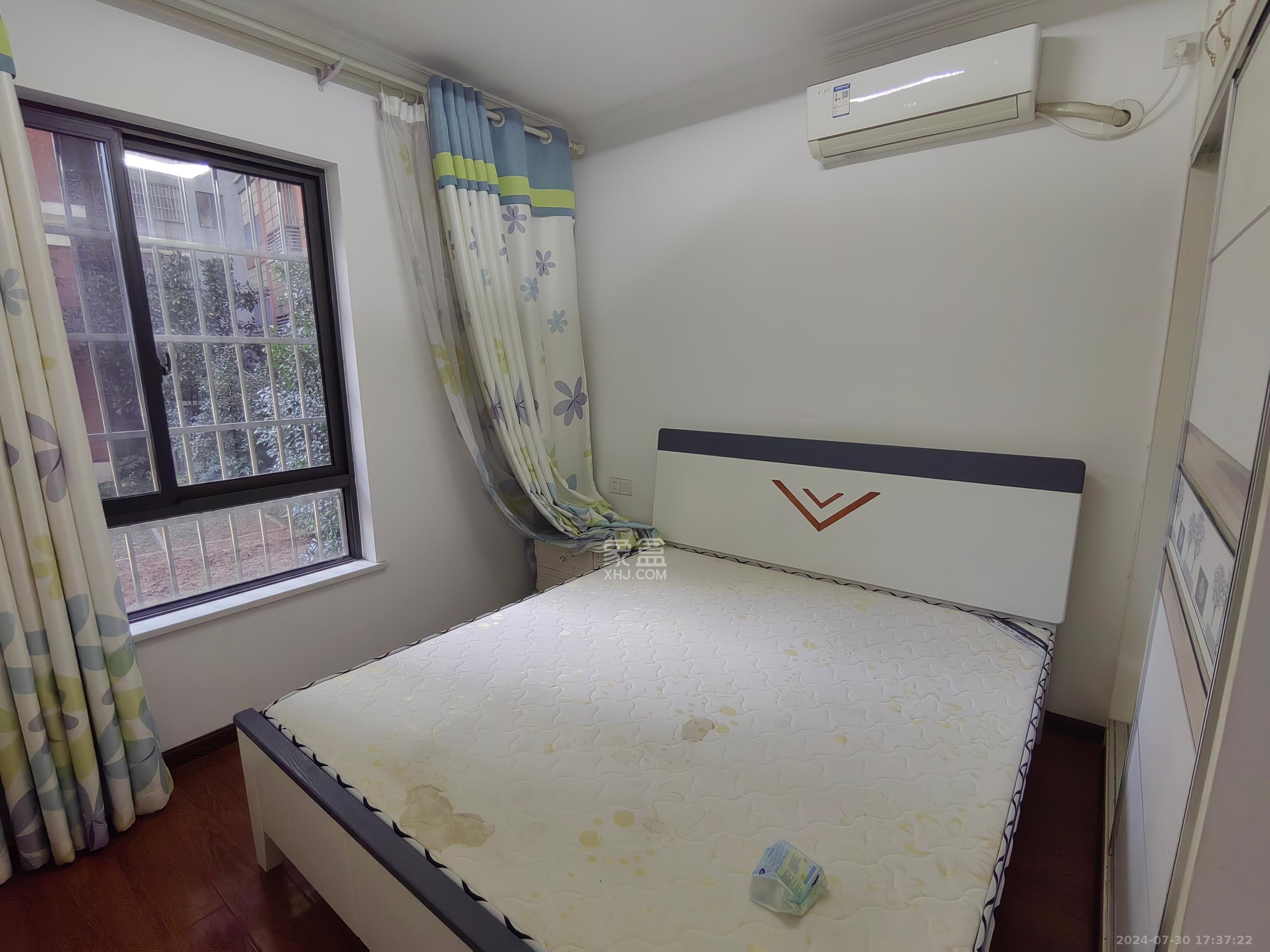 华润凤凰城二期  2室2厅1卫    1800.0元/月室内图