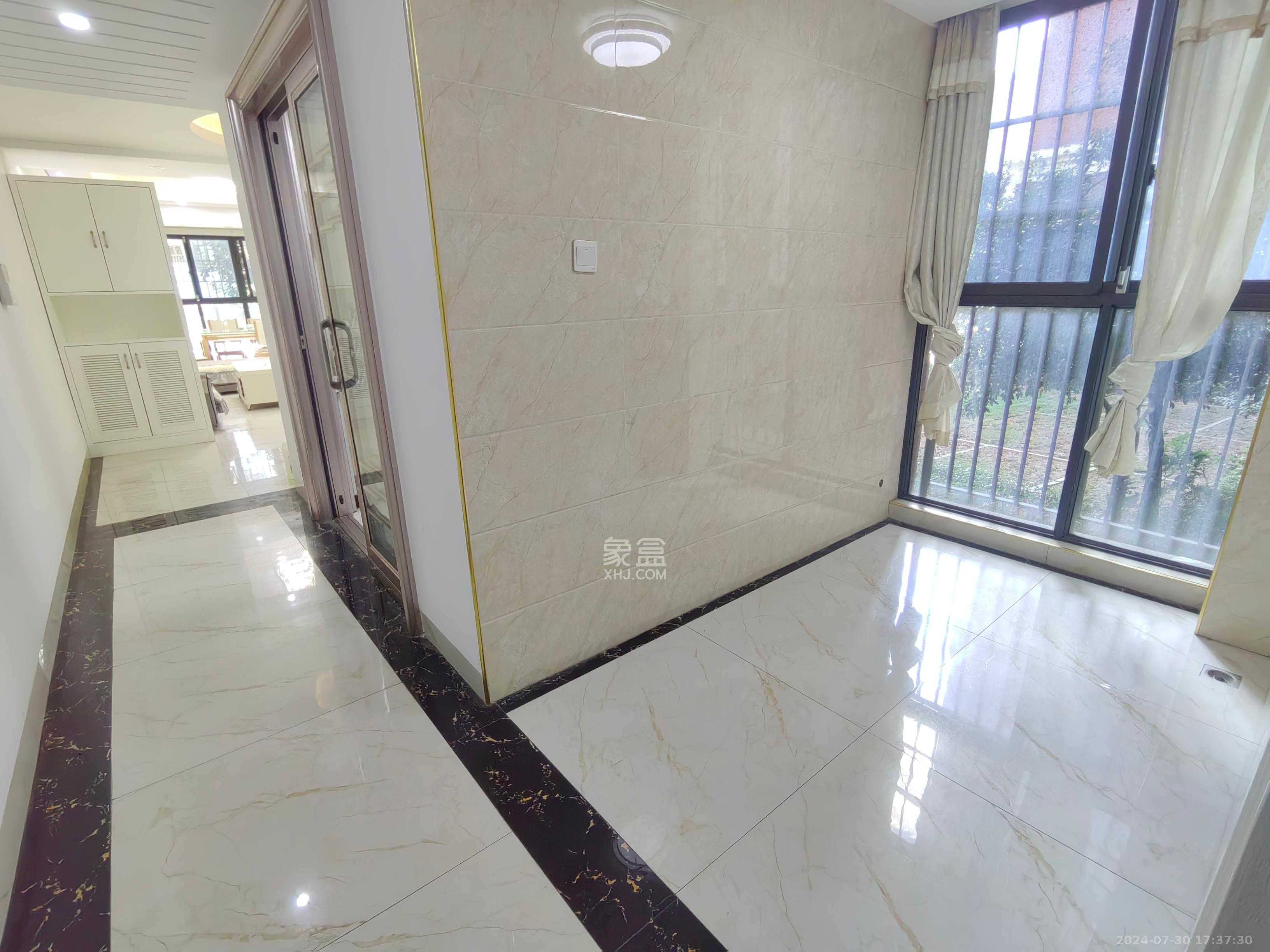 华润凤凰城二期  2室2厅1卫    1800.0元/月室内图