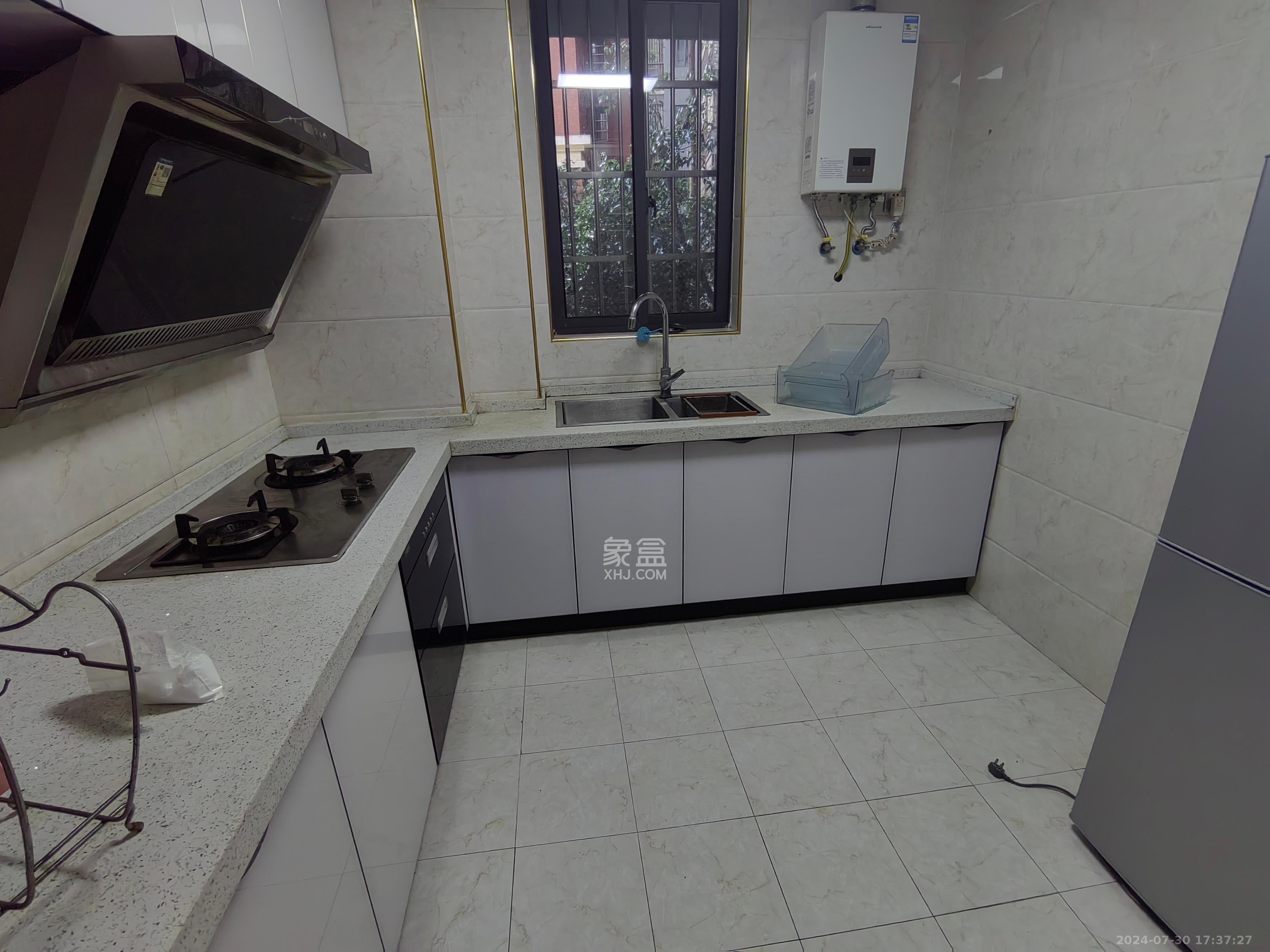 华润凤凰城二期 2室2厅1卫 1800.0元/月 华润凤凰城二期 2室2厅1卫 1800.0元/月室内图