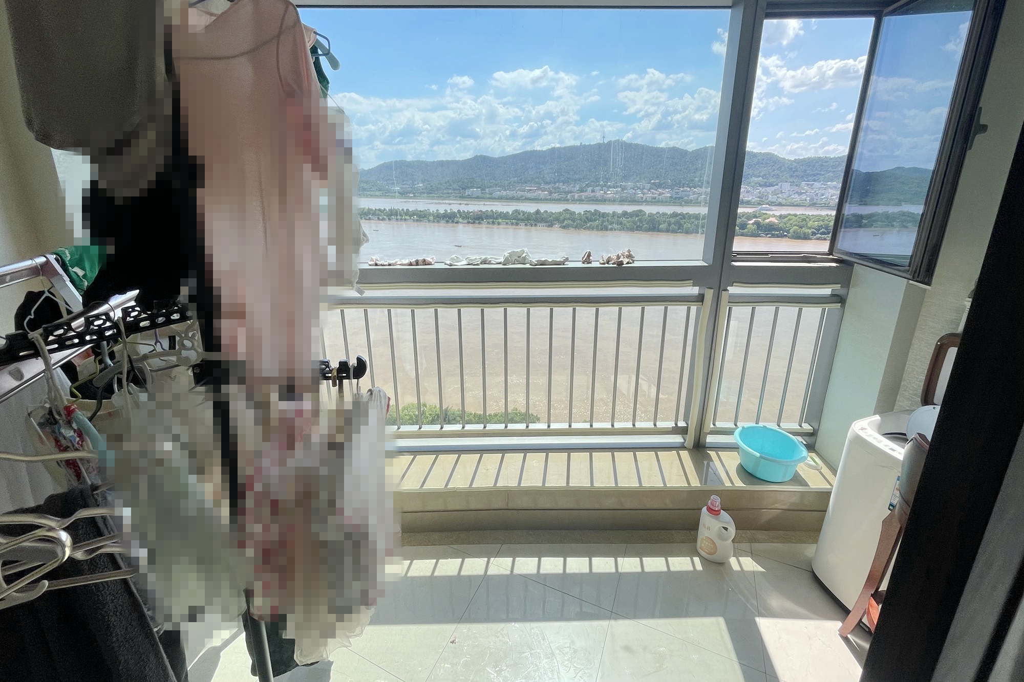 华远隆玺  4室2厅3卫   698.00万阳台