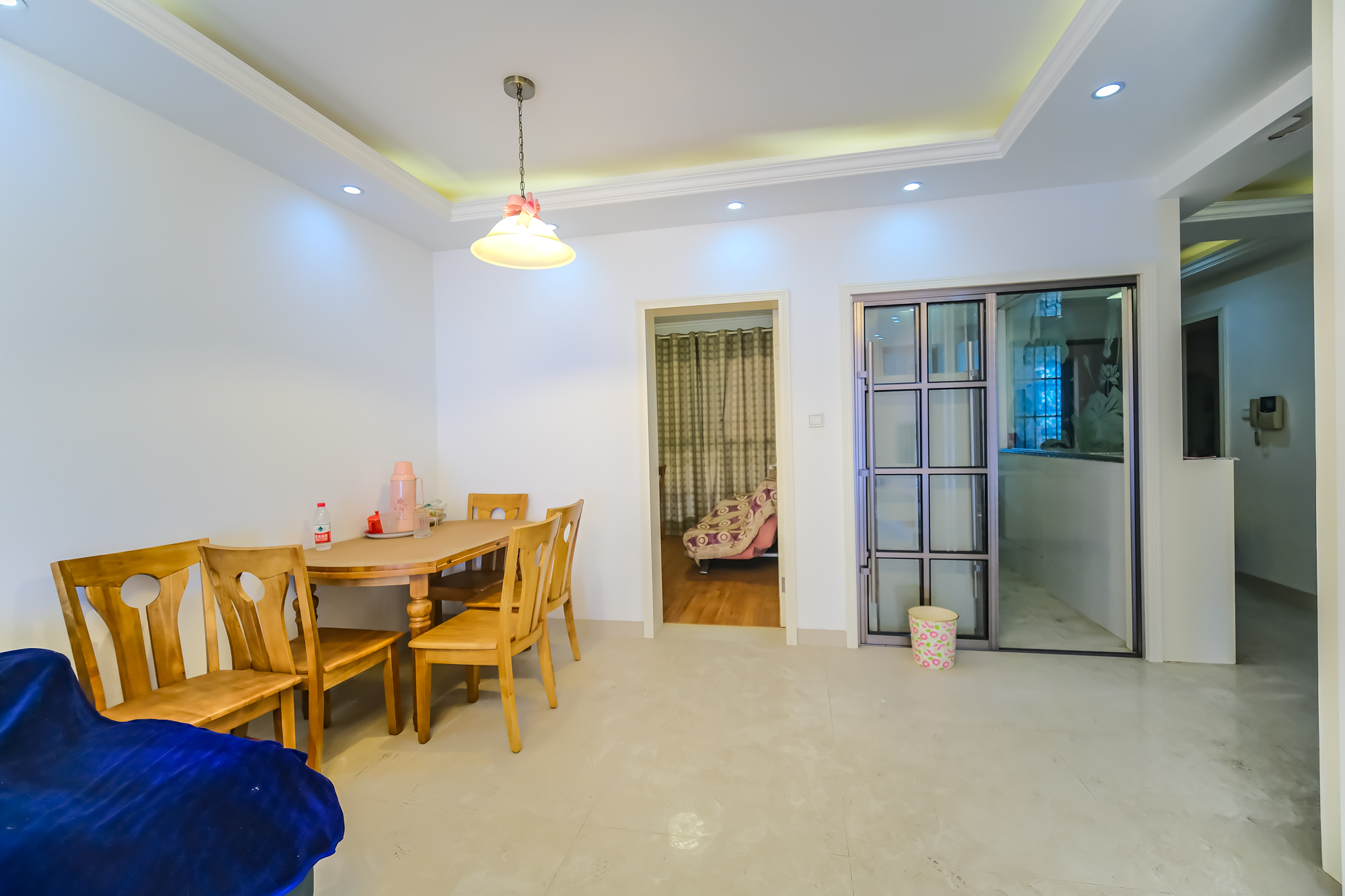 三一街区 3室2厅1卫 59.8万 三一街区 3室2厅1卫 59.8万客厅