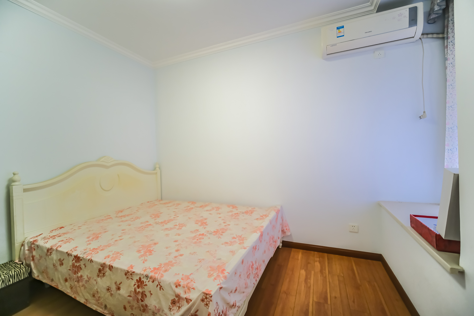 三一街区 3室2厅1卫 59.8万 三一街区 3室2厅1卫 59.8万卧室