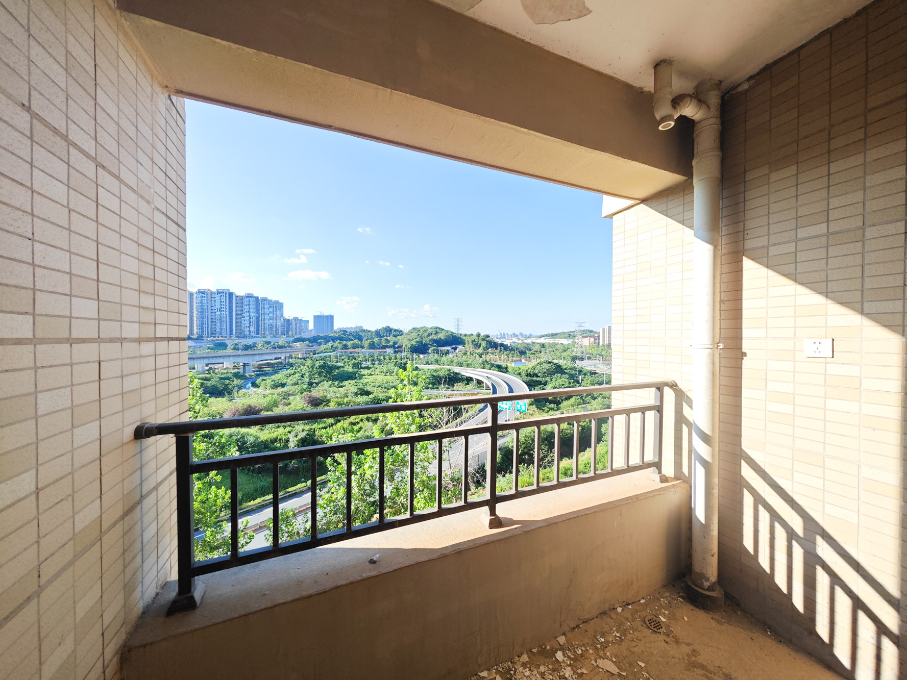 湘水郡（兴旺小爱同学）  3室2厅2卫   65.00万阳台