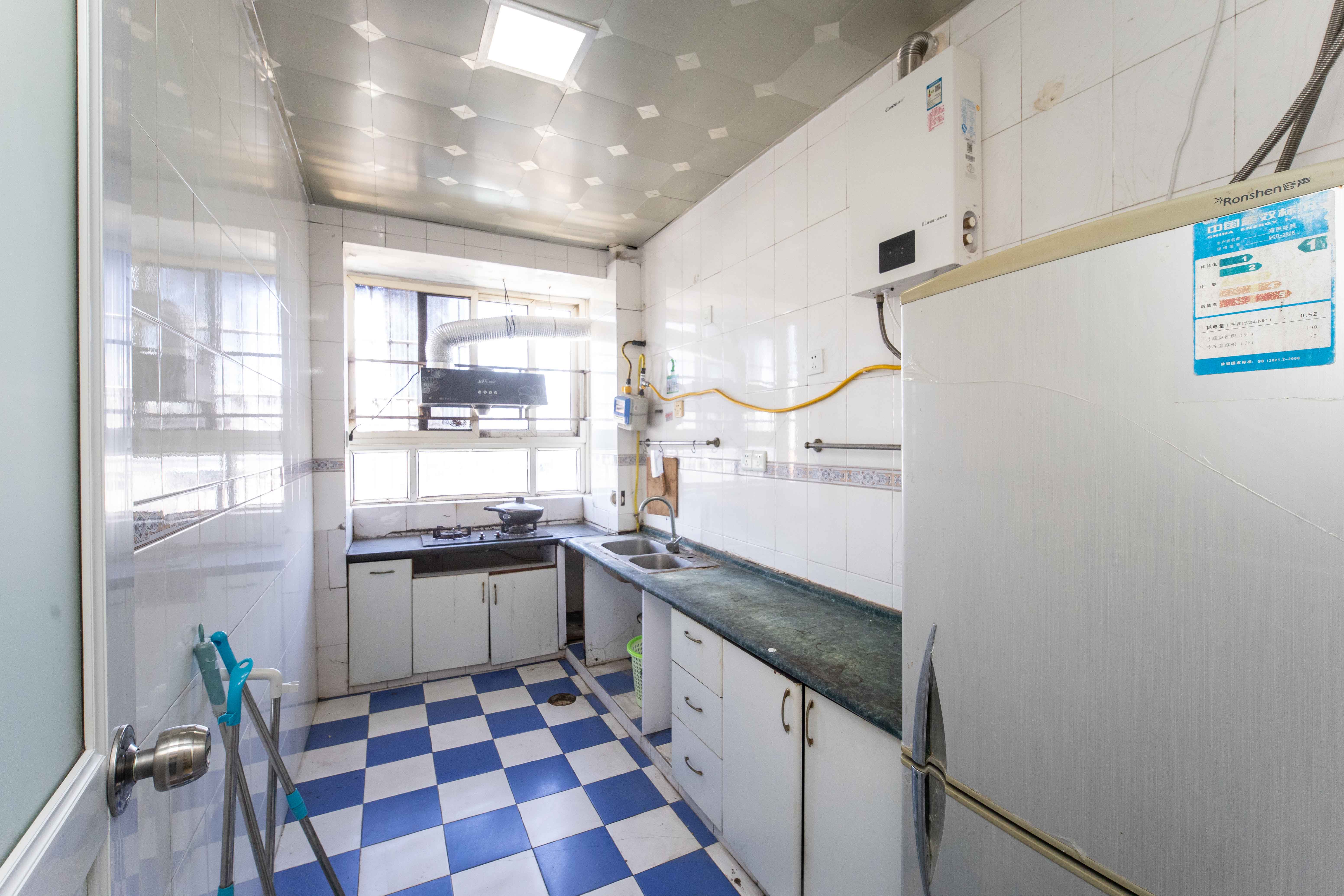 恒达花园 2室2厅1卫 40.8万 恒达花园 2室2厅1卫 40.8万厨房