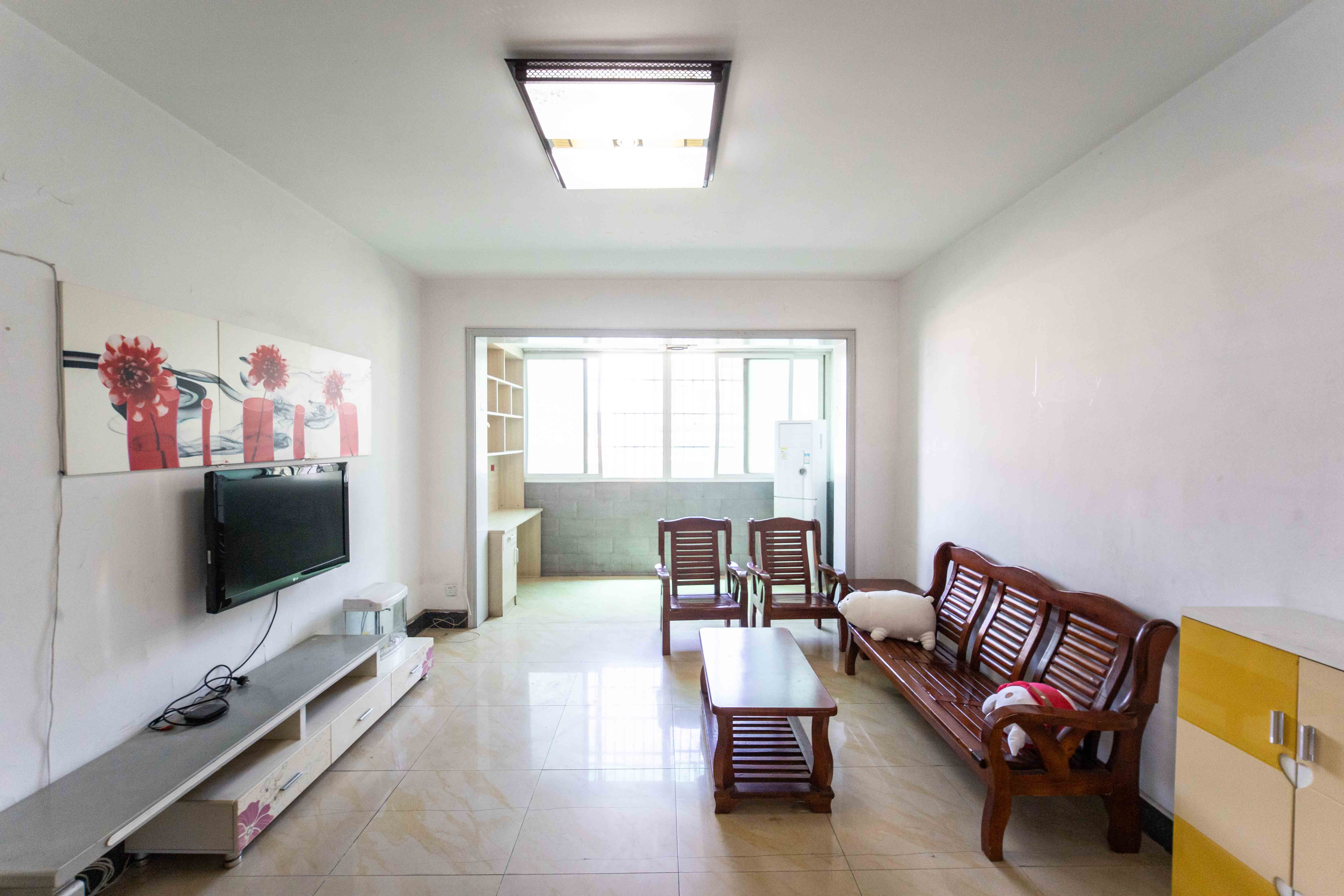 恒达花园 2室2厅1卫 40.8万 恒达花园 2室2厅1卫 40.8万客厅