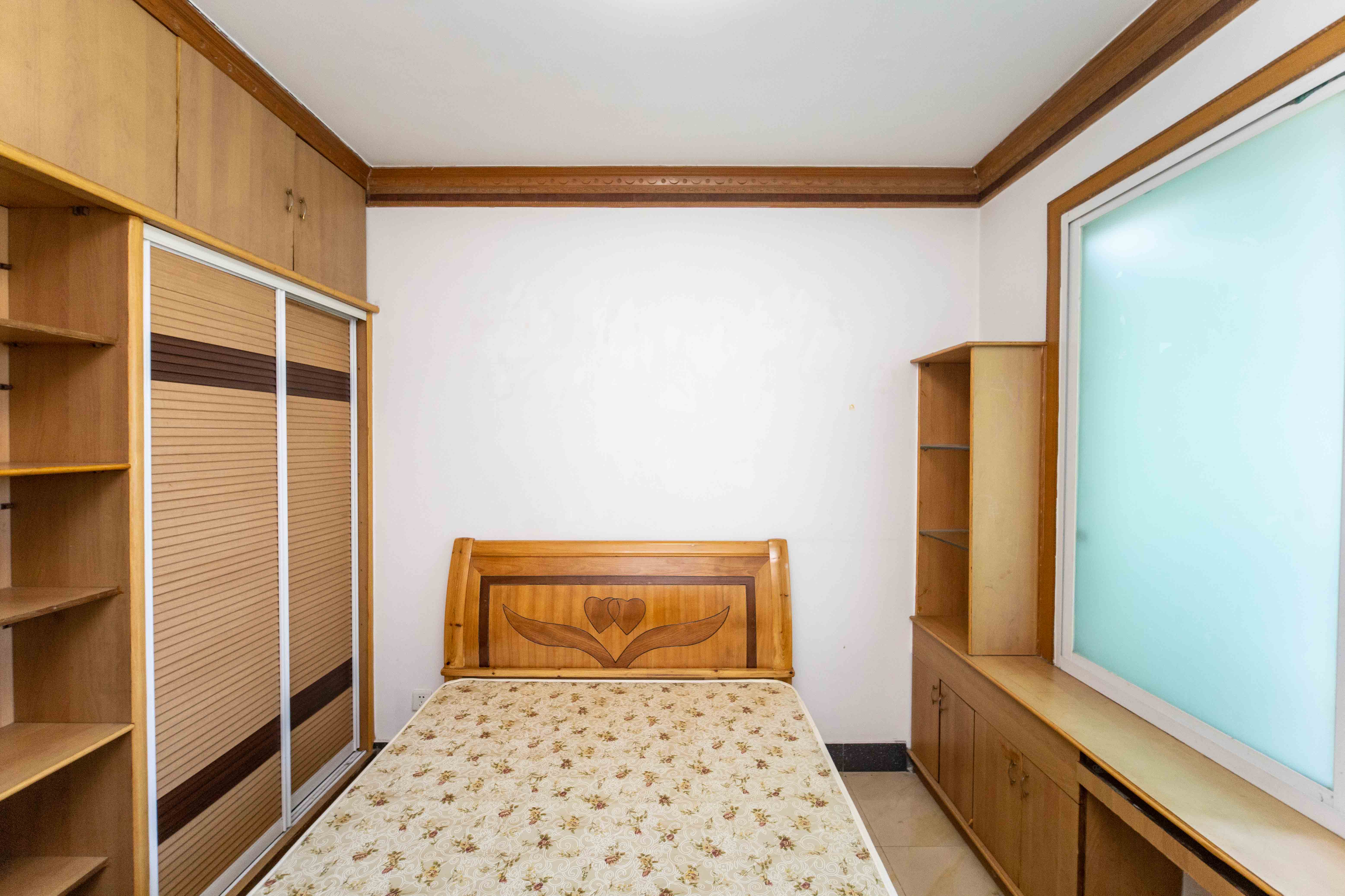 恒达花园 2室2厅1卫 40.8万 恒达花园 2室2厅1卫 40.8万卧室