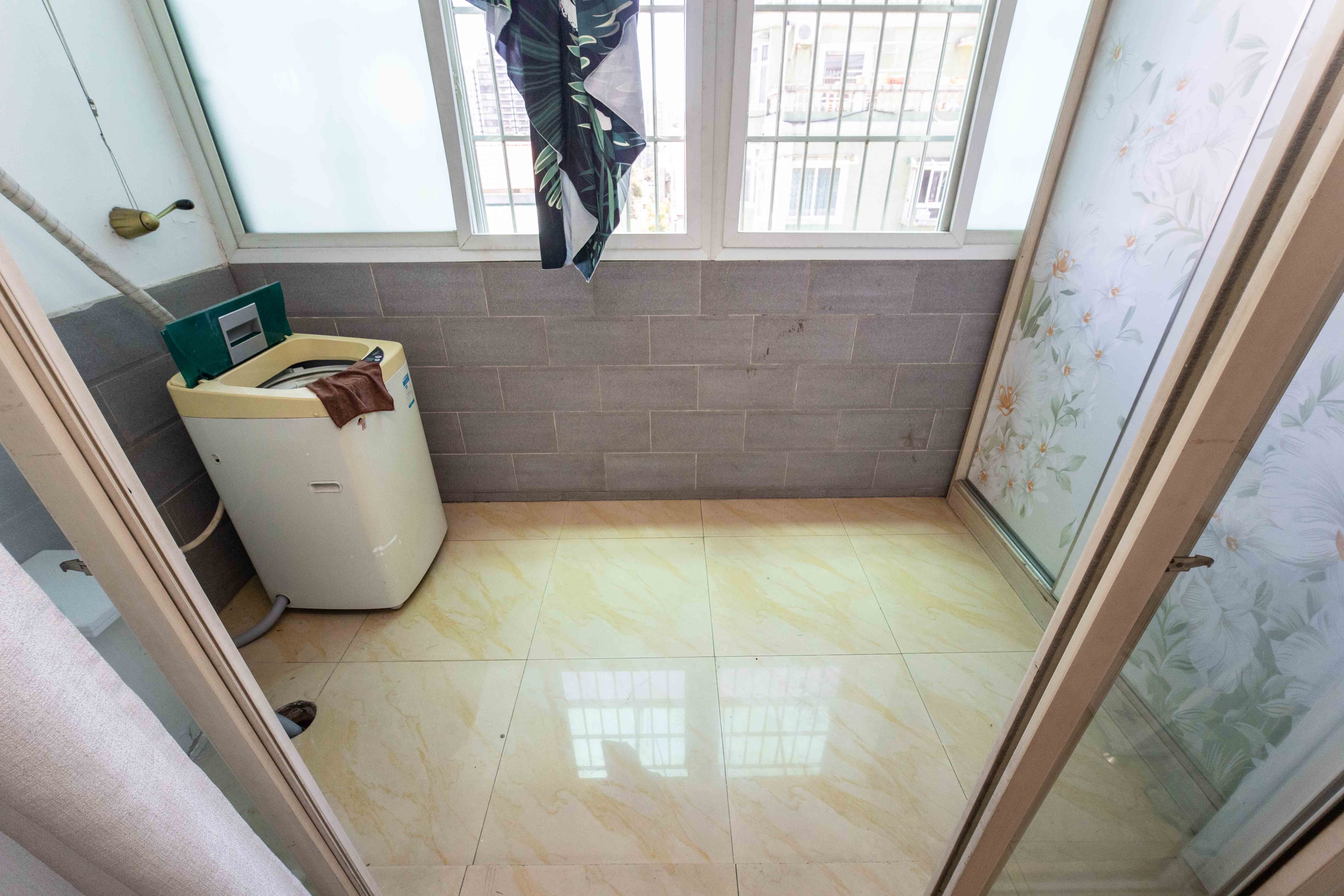 恒达花园  2室2厅1卫    40.8万阳台