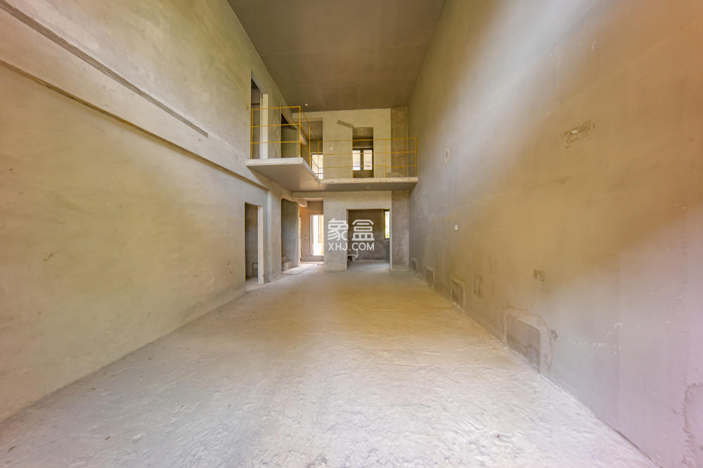 卓越千山里  6室2厅3卫    199.8万