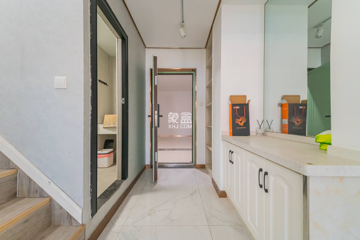 华润置地广场二期 1室1厅1卫 30.0万 华润置地广场二期 1室1厅1卫 30.0万厨房