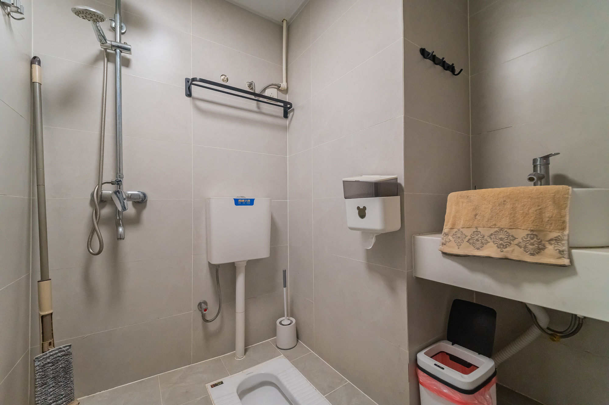 华润置地广场二期 1室1厅1卫 30.0万 华润置地广场二期 1室1厅1卫 30.0万卫生间