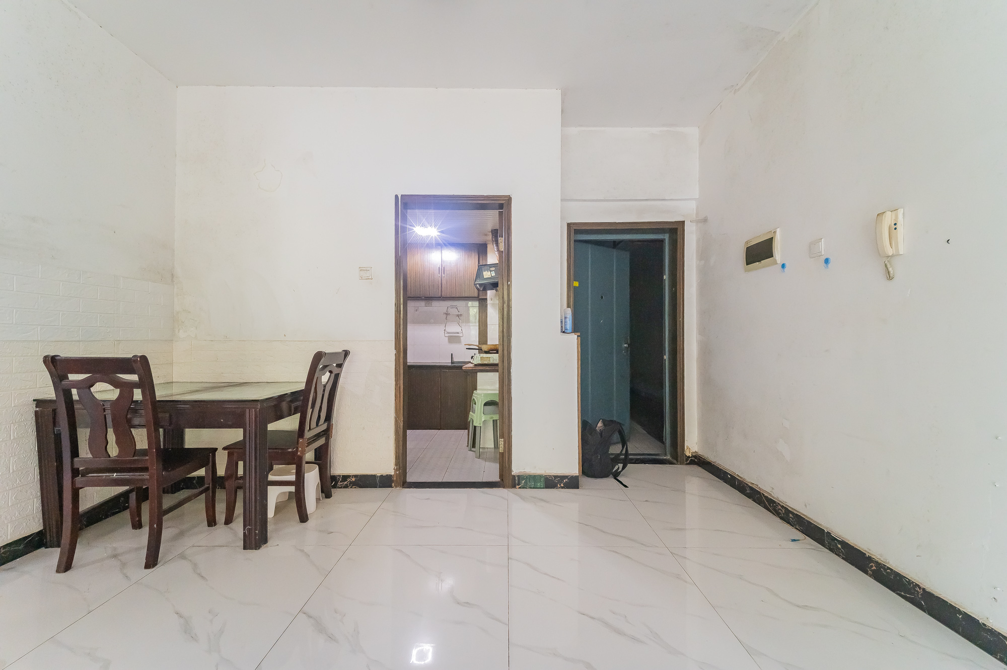 广泰家园  2室2厅1卫    52.8万 广泰家园  2室2厅1卫    52.8万客厅