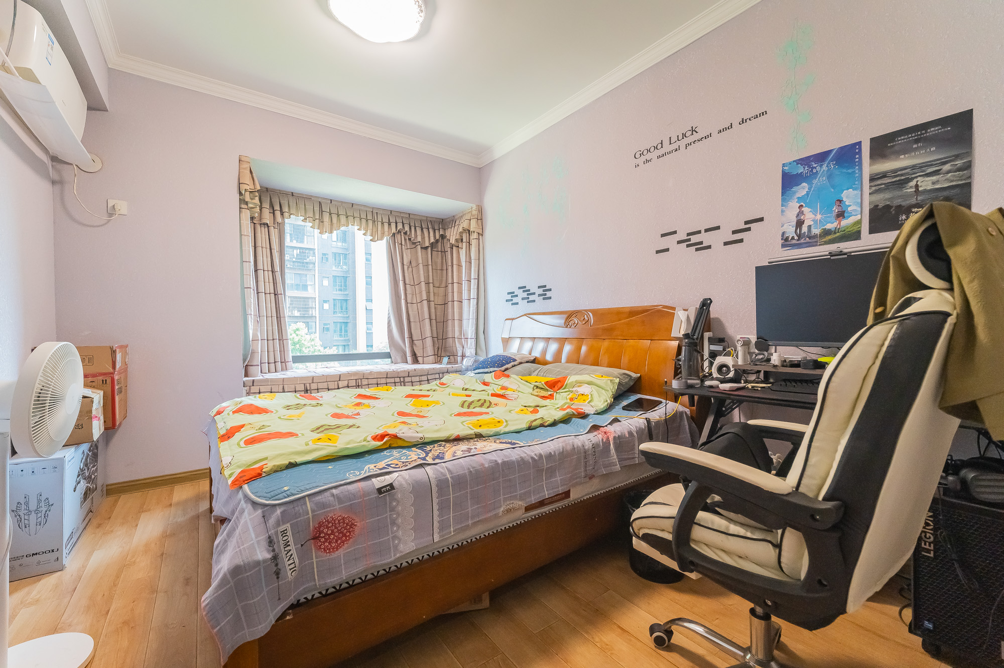 海伦春天  3室2厅2卫    99.98万卧室