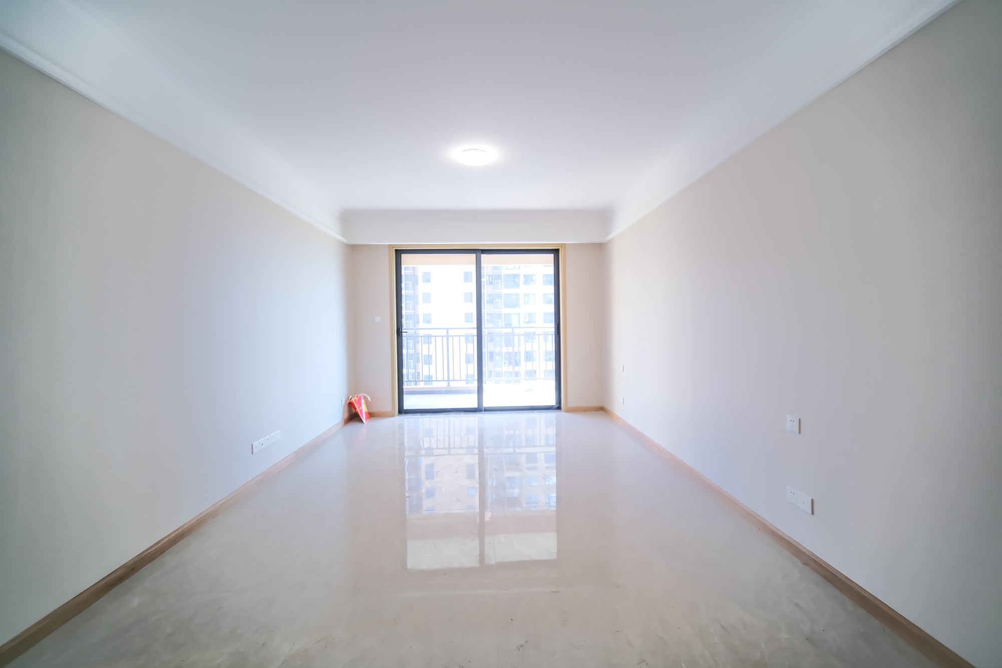 运达锦绣广场 3室2厅2卫 185.0万 运达锦绣广场 3室2厅2卫 185.0万客厅