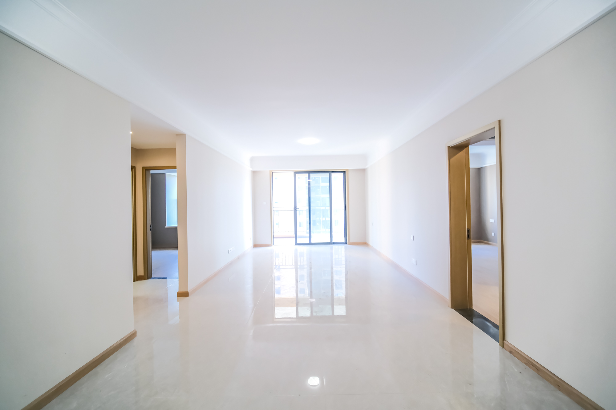 运达锦绣广场 3室2厅2卫 185.0万 运达锦绣广场 3室2厅2卫 185.0万客厅