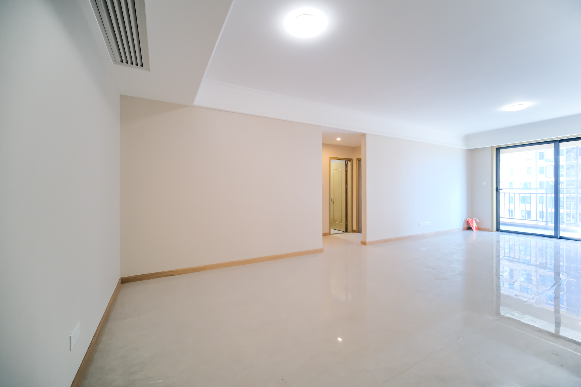 运达锦绣广场 3室2厅2卫 185.0万 运达锦绣广场 3室2厅2卫 185.0万客厅