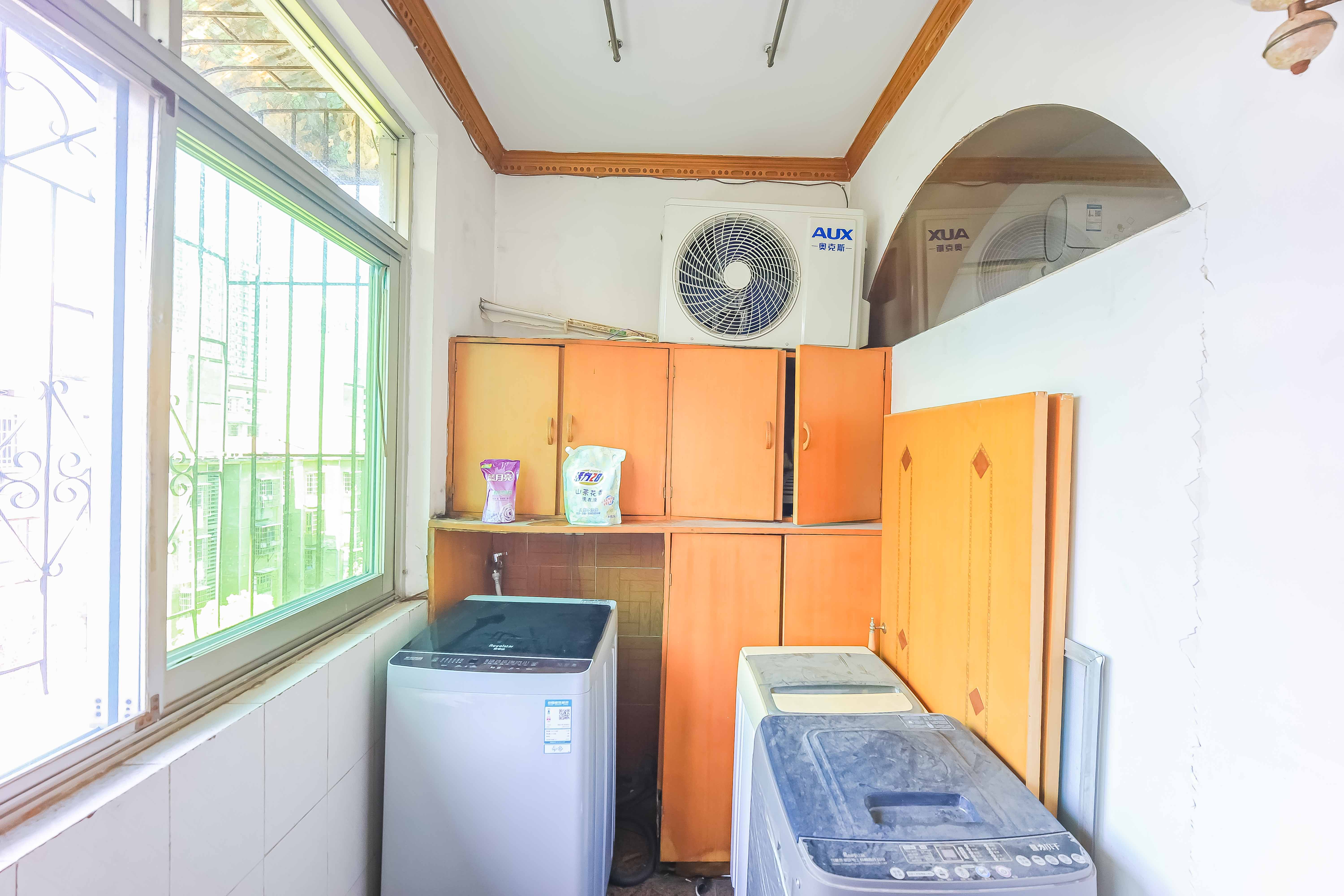 湖南第六工程有限公司机关小区（六公司机关大院）  3室2厅1卫   76.40万阳台
