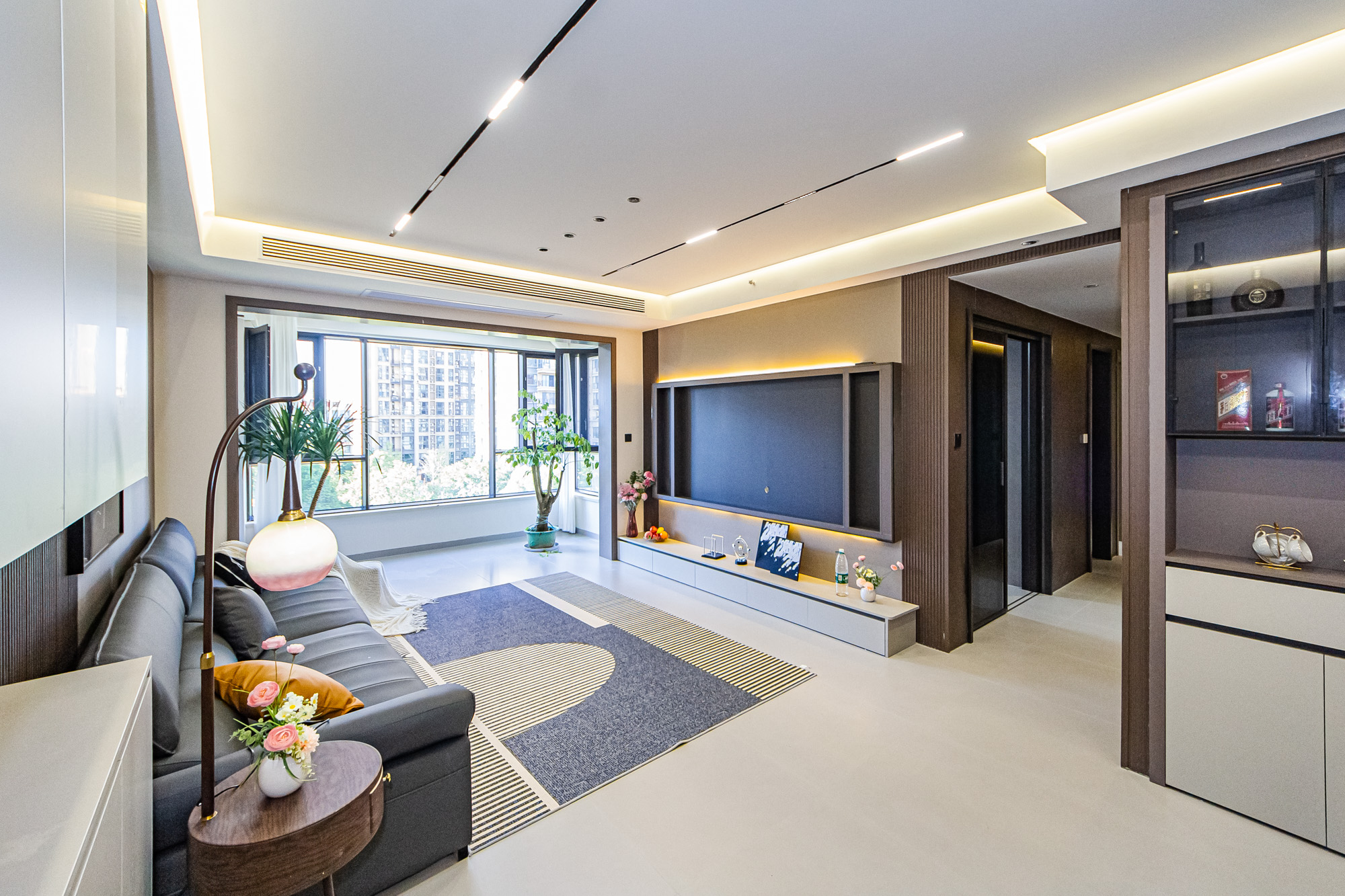 恒大御景半岛锦绣苑 4室2厅2卫 168.0万 恒大御景半岛锦绣苑 4室2厅2卫 168.0万客厅