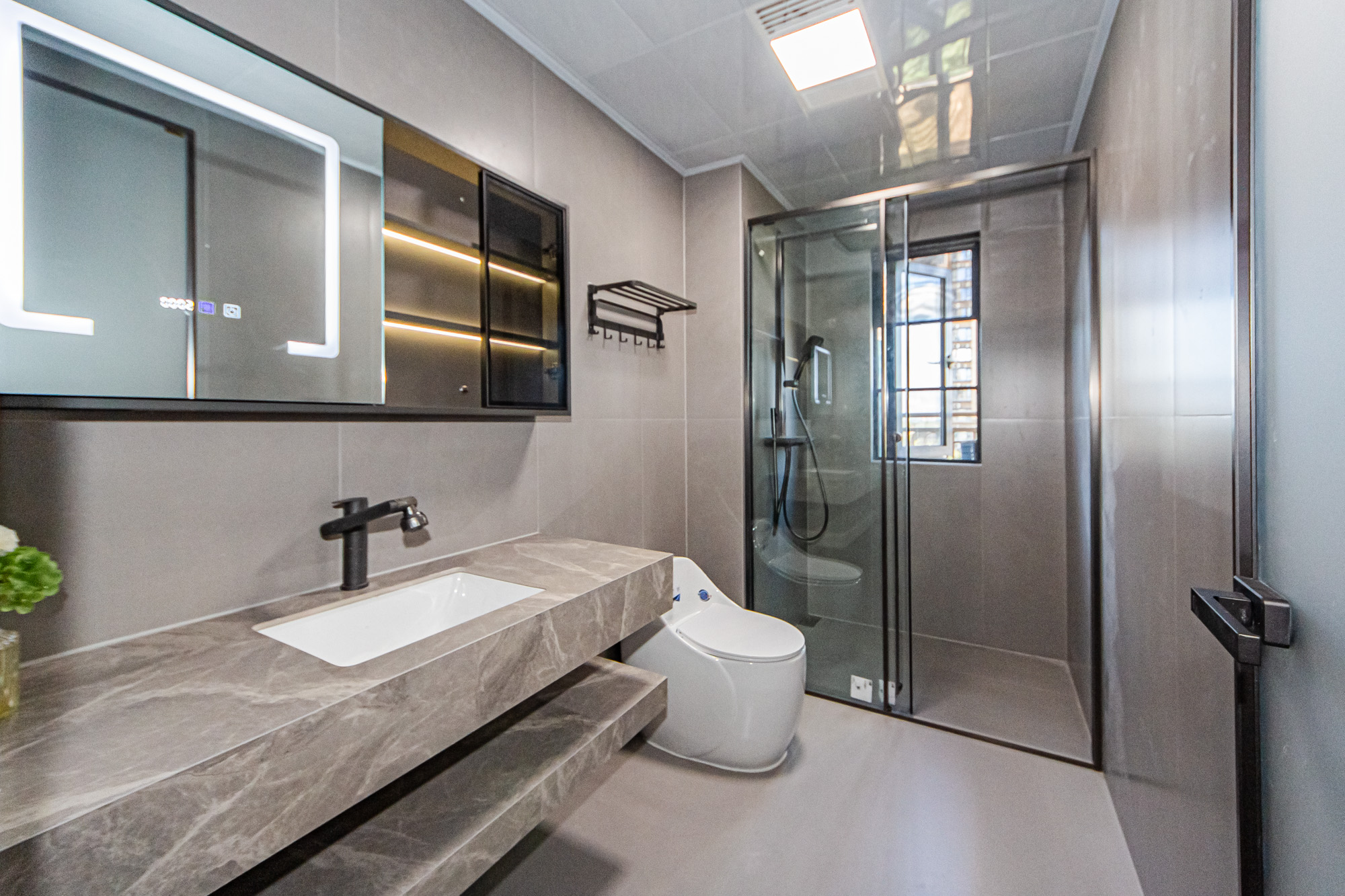 恒大御景半岛锦绣苑 4室2厅2卫 168.0万 恒大御景半岛锦绣苑 4室2厅2卫 168.0万卫生间