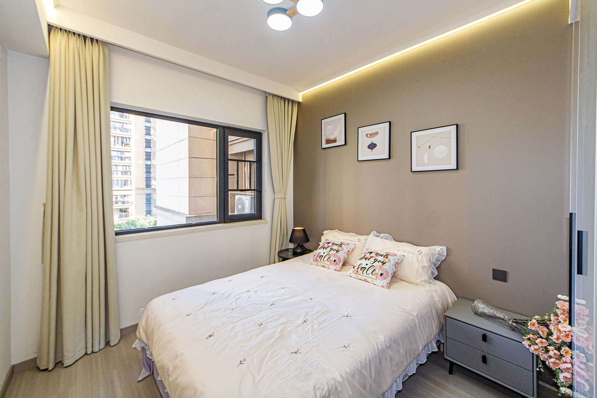 恒大御景半岛锦绣苑 4室2厅2卫 168.0万 恒大御景半岛锦绣苑 4室2厅2卫 168.0万卧室