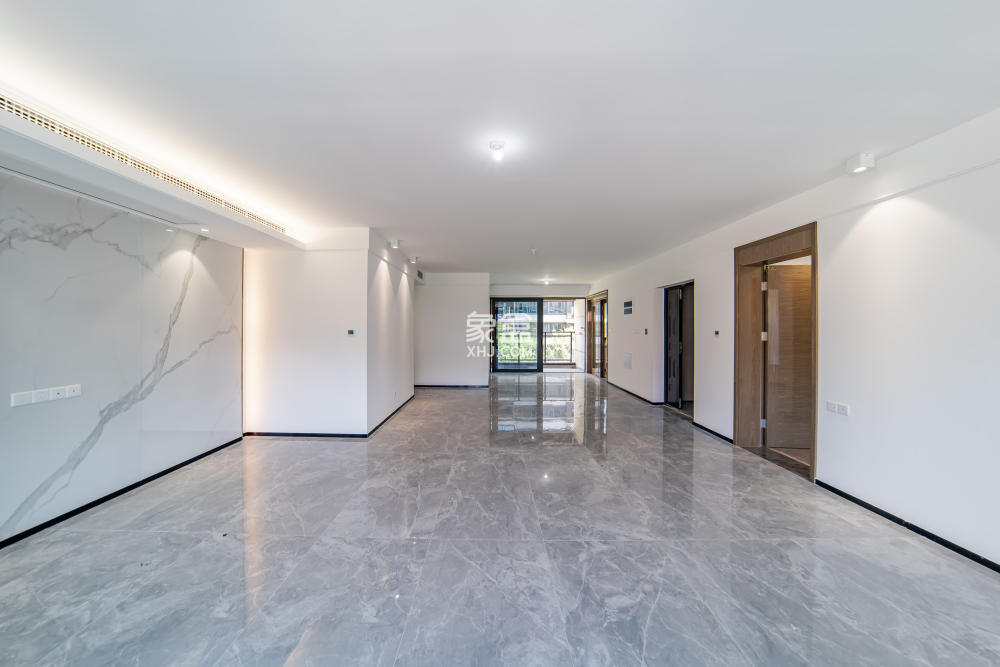 保利天汇  4室2厅2卫    295.0万