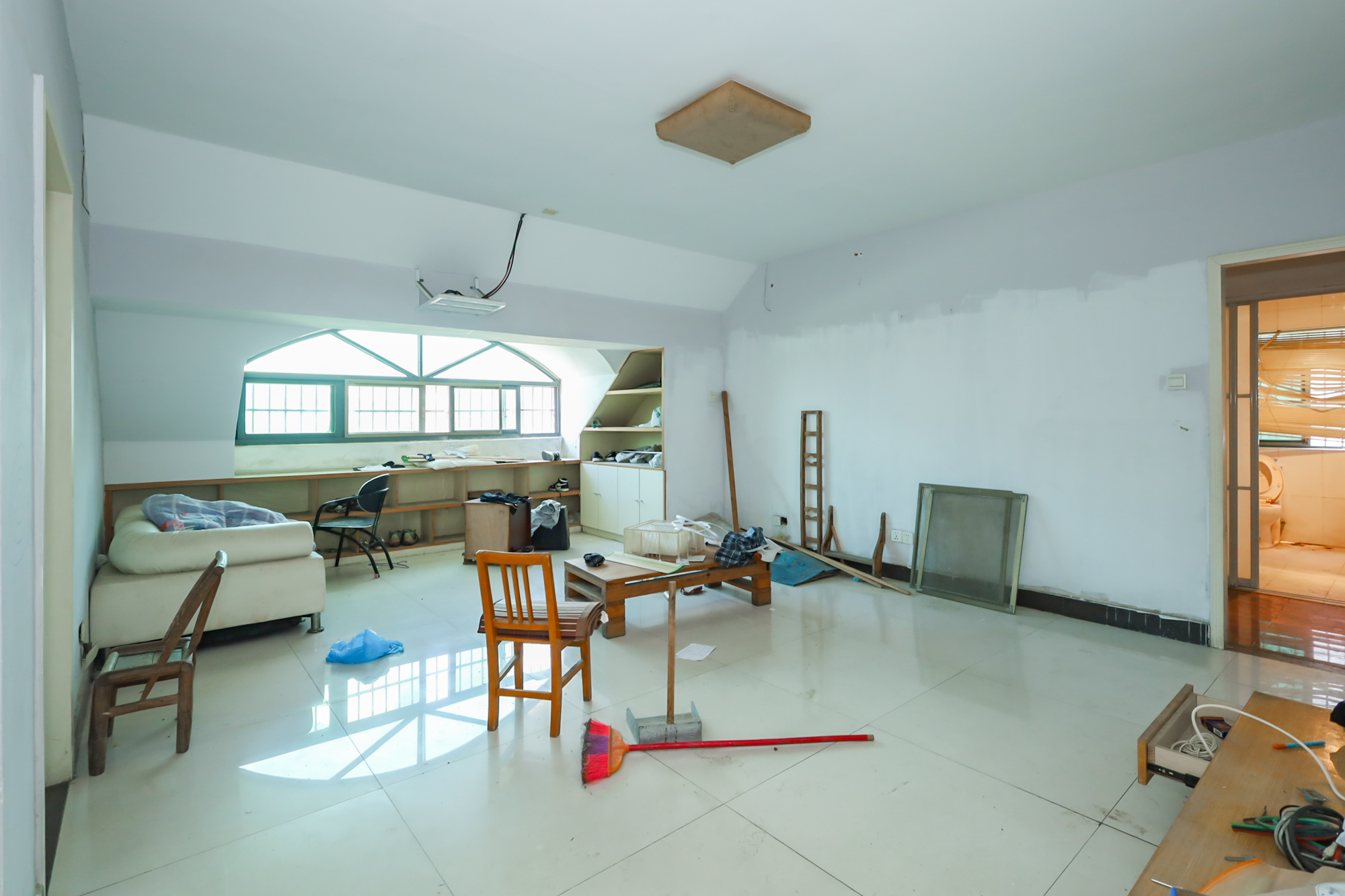 天峰名苑  6室3厅2卫    95.0万其他