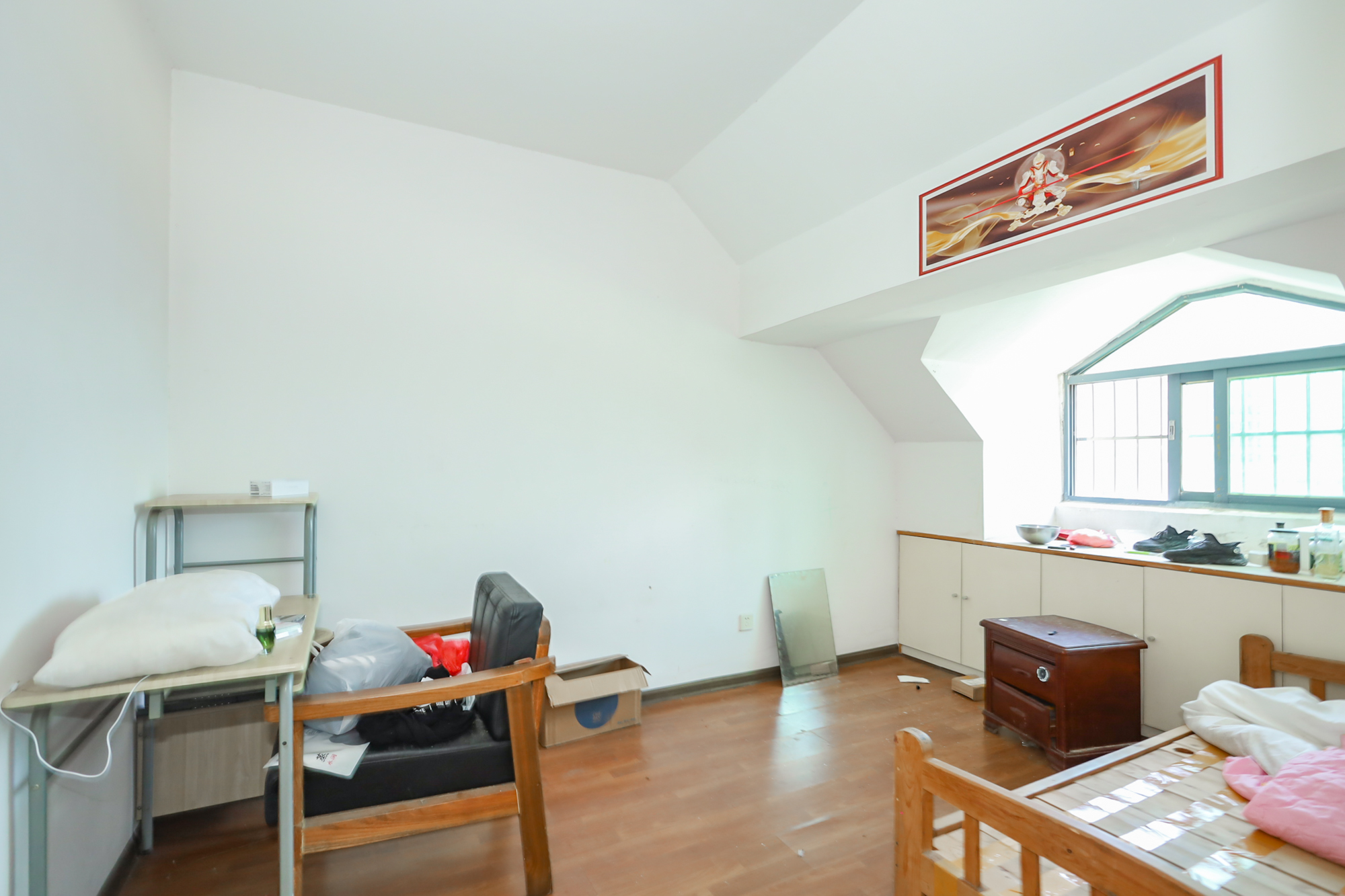 天峰名苑  6室3厅2卫    95.0万卧室