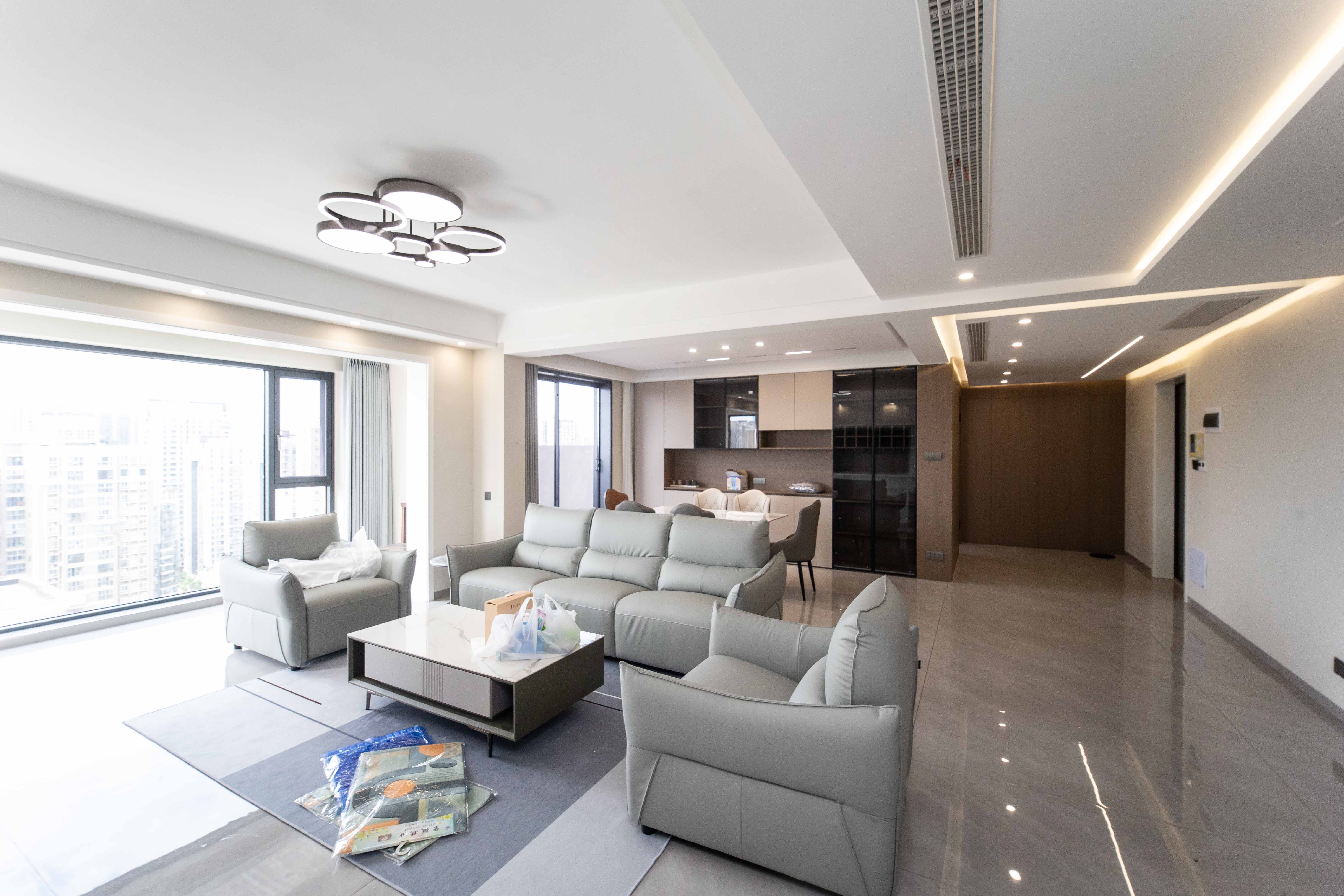 上河国际C区  4室2厅2卫   268.00万