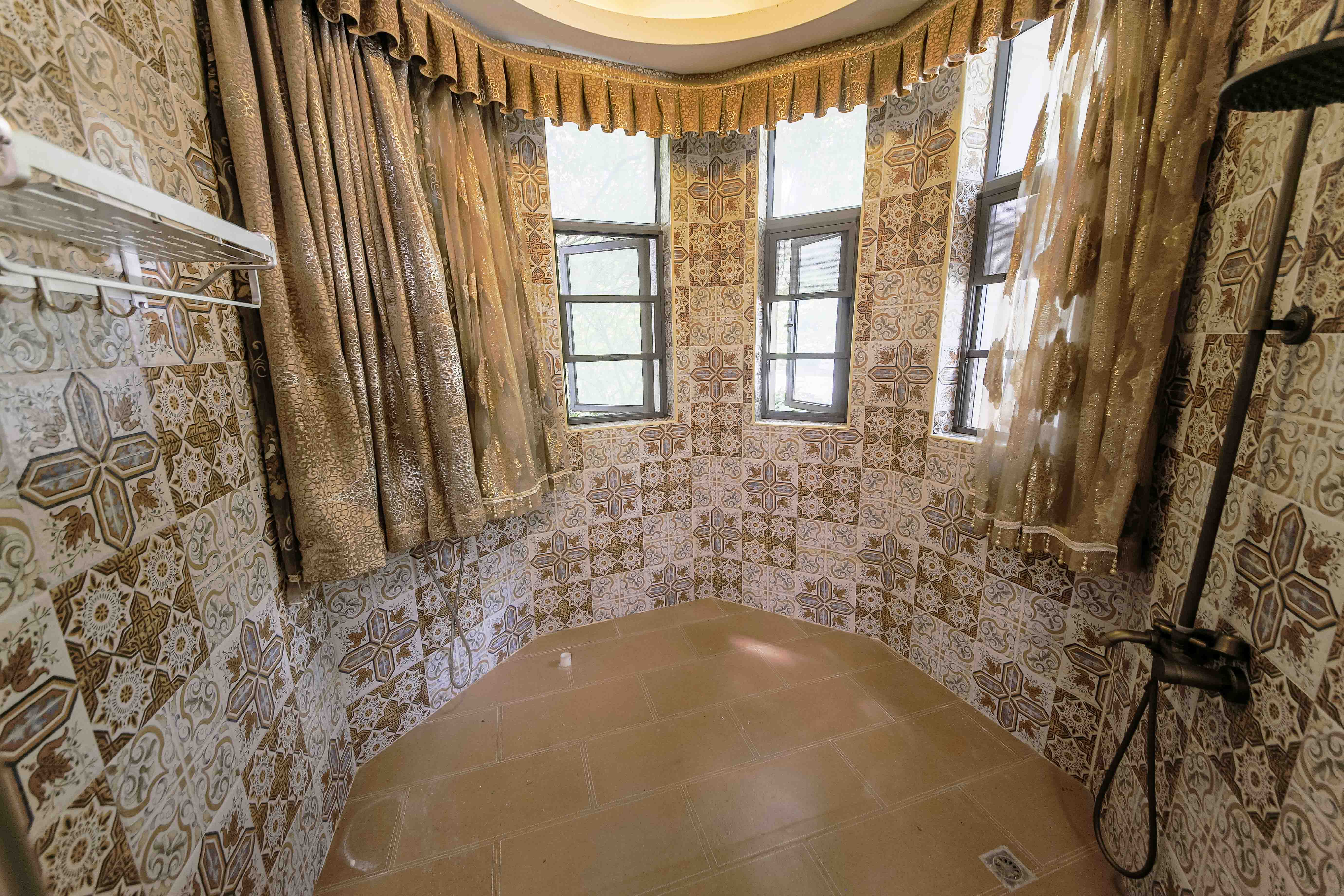 奥林匹克花园  4室2厅2卫    145.0万 奥林匹克花园  4室2厅2卫    145.0万卫生间