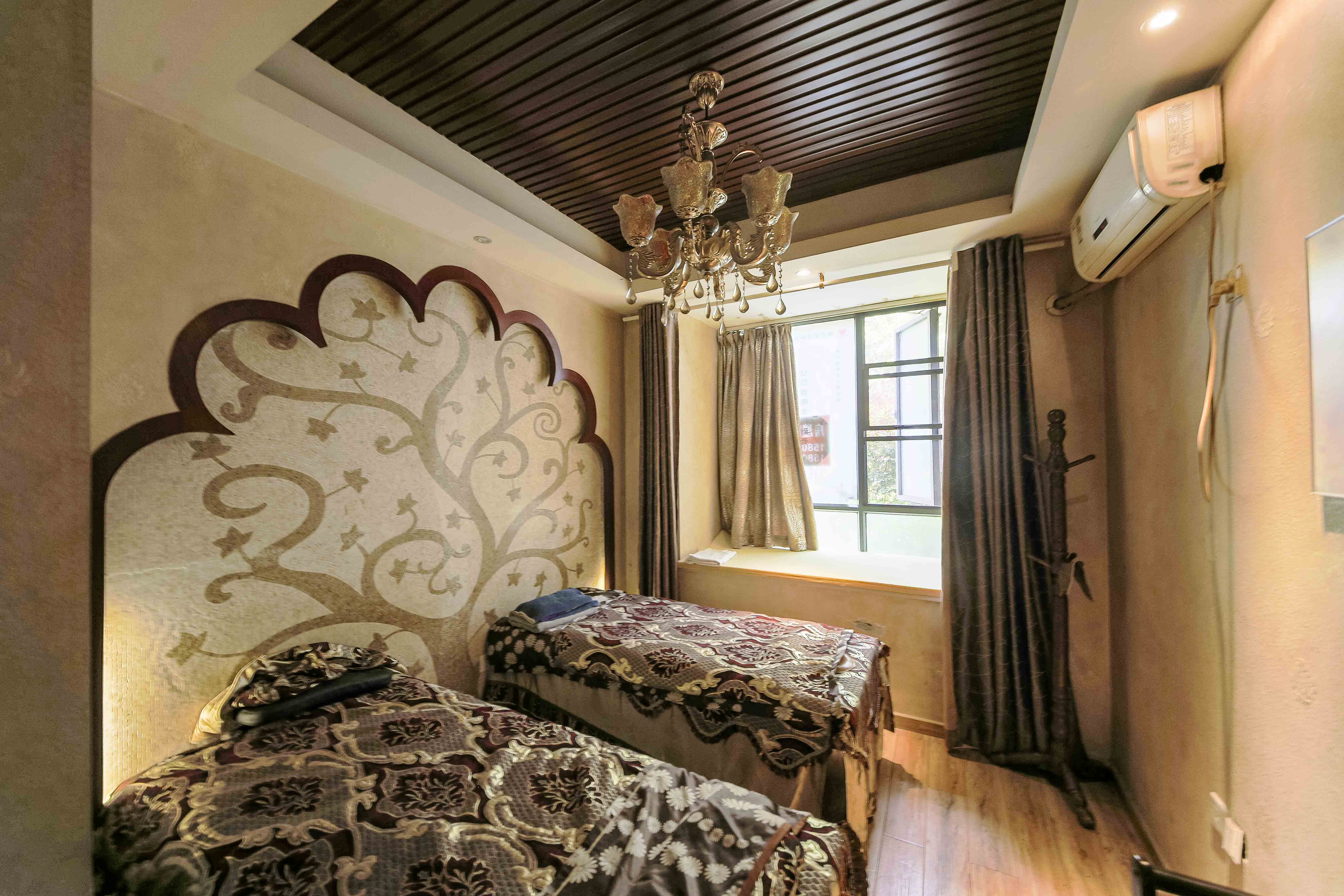 奥林匹克花园  4室2厅2卫    145.0万 奥林匹克花园  4室2厅2卫    145.0万卧室