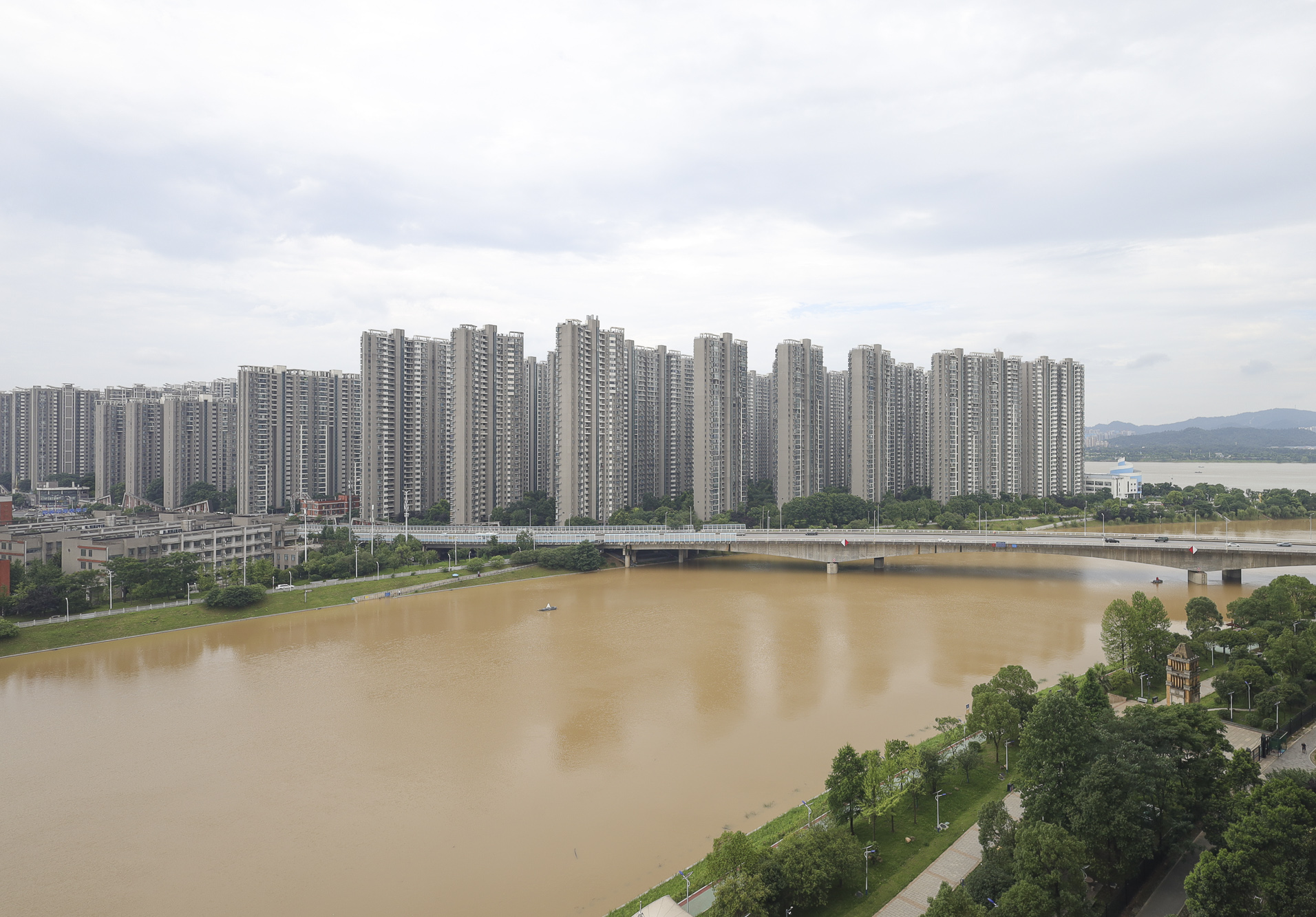 双湾国际（湘江御景花园）  3室2厅2卫   129.80万其他