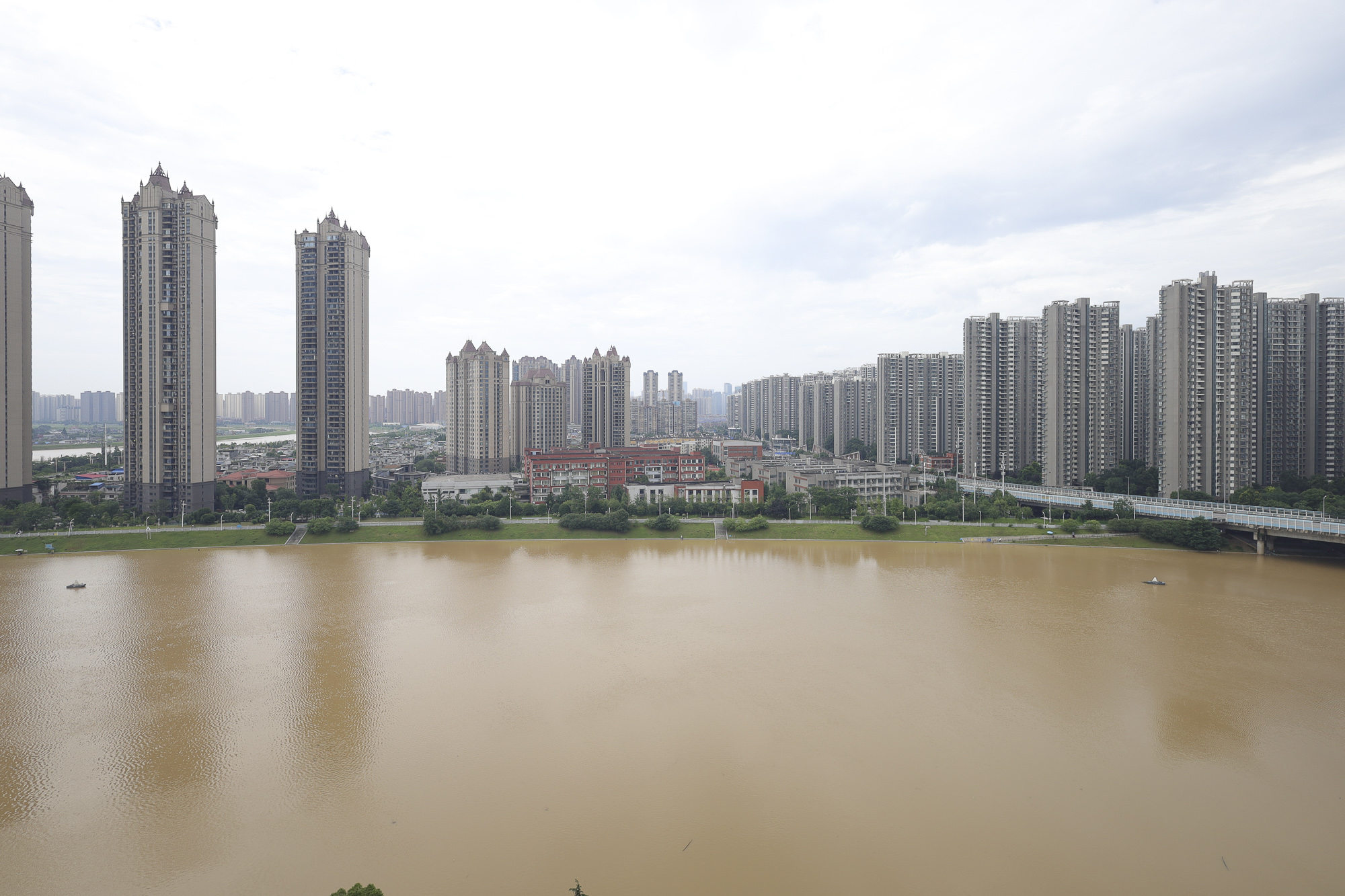 双湾国际（湘江御景花园）  3室2厅2卫   129.80万其他