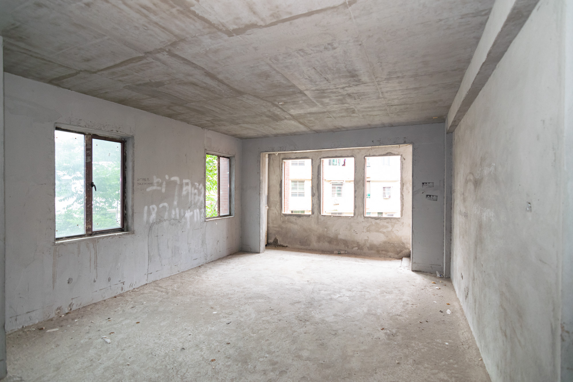 熙庭原著(房聚云台府)  5室2厅2卫    93.8万 熙庭原著(房聚云台府)  5室2厅2卫    93.8万客厅