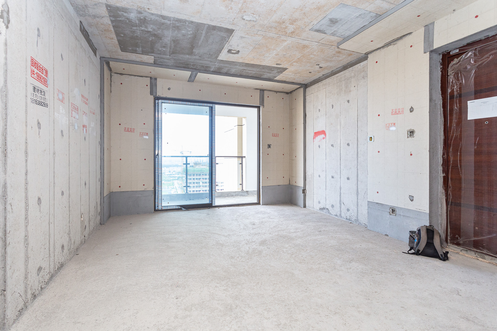 润和湘江天地D区 4室2厅2卫 159.8万 润和湘江天地D区 4室2厅2卫 159.8万客厅