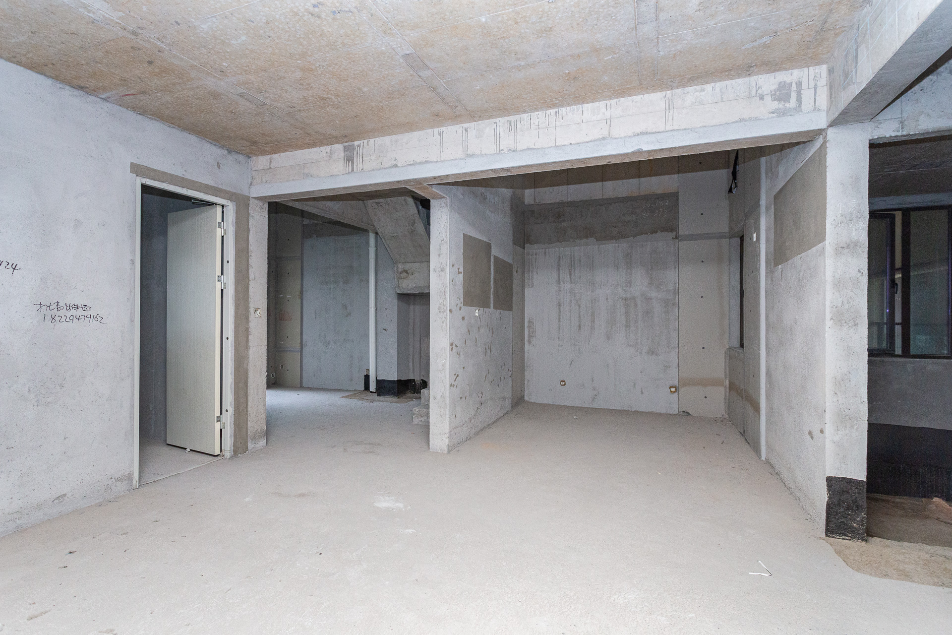 润和湘江天地C区 4室2厅2卫 118.0万 润和湘江天地C区 4室2厅2卫 118.0万客厅