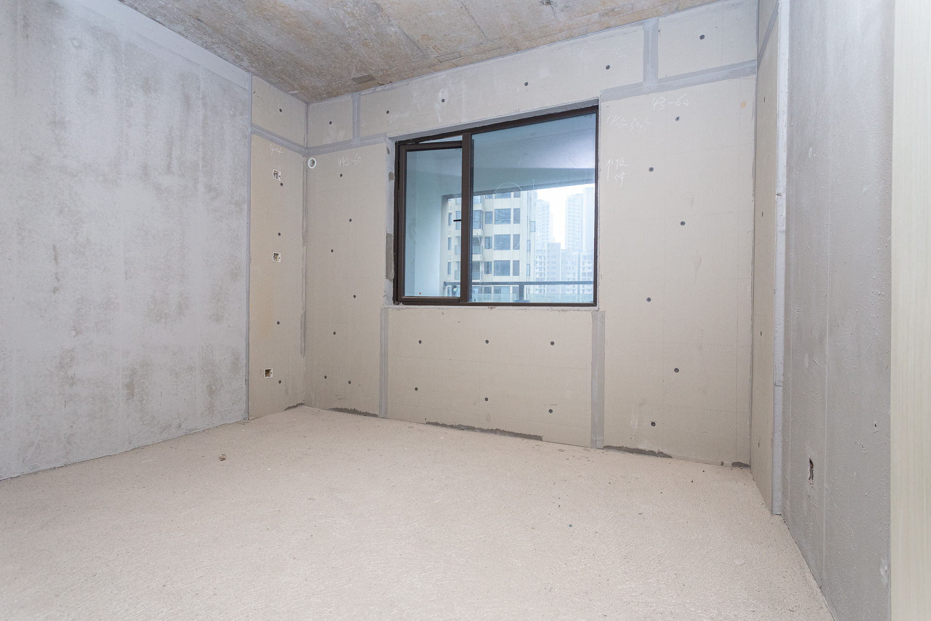 润和湘江天地C区 4室2厅2卫 118.0万 润和湘江天地C区 4室2厅2卫 118.0万卧室