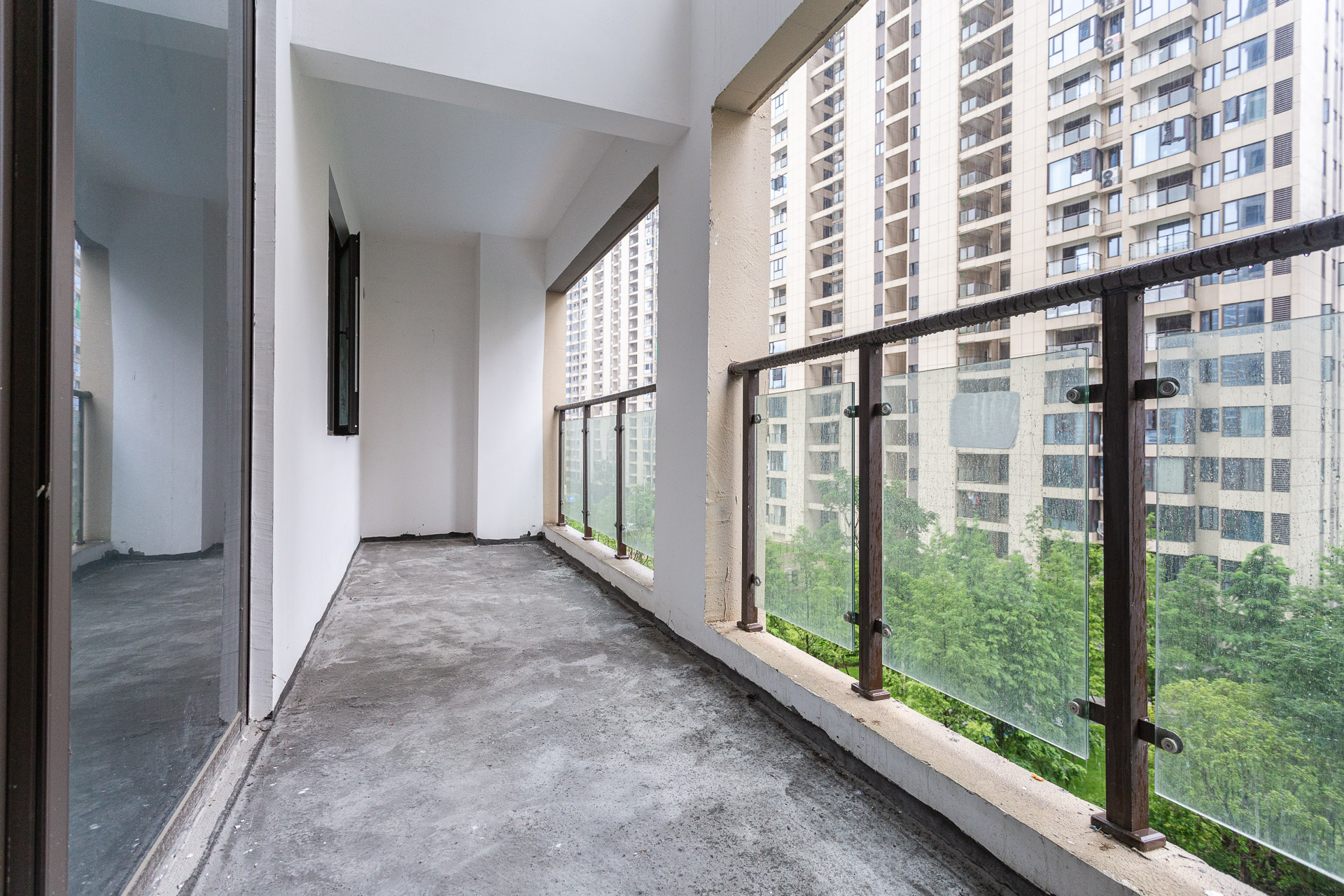 润和湘江天地C区 4室2厅2卫 118.0万 润和湘江天地C区 4室2厅2卫 118.0万阳台