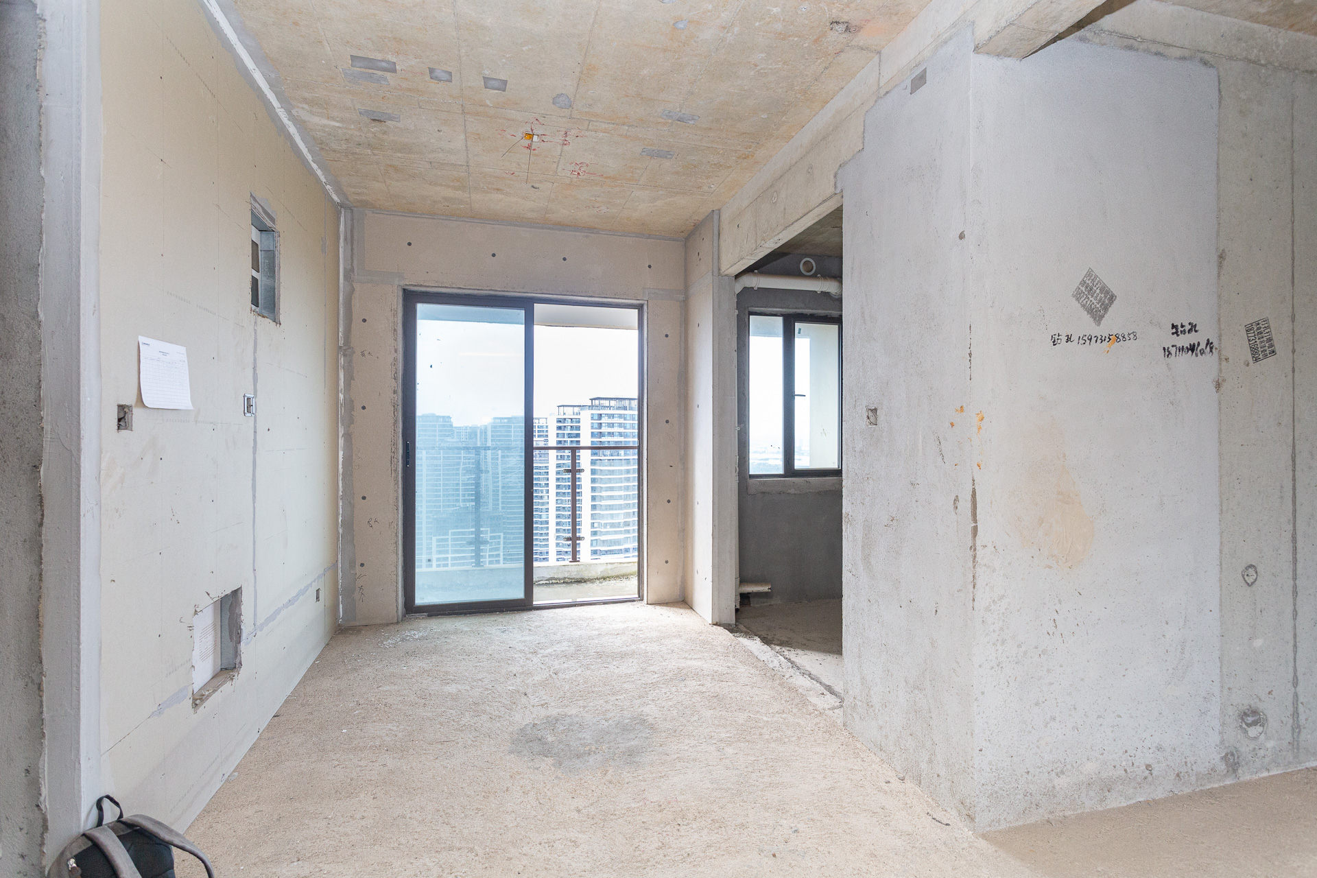 润和湘江天地AB区 4室2厅2卫 220.0万 润和湘江天地AB区 4室2厅2卫 220.0万客厅