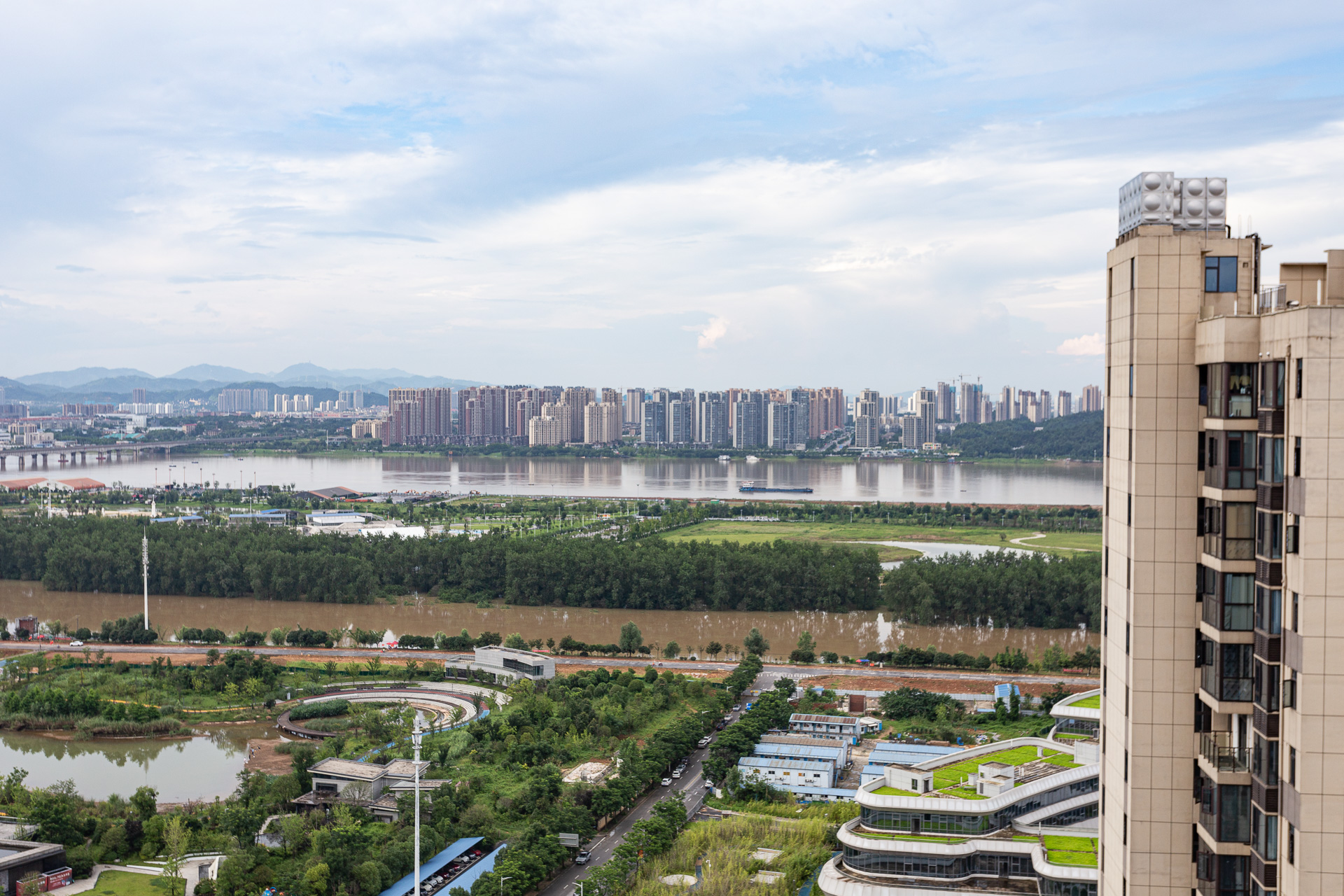 润和湘江天地AB区 4室2厅2卫 220.0万 润和湘江天地AB区 4室2厅2卫 220.0万其他