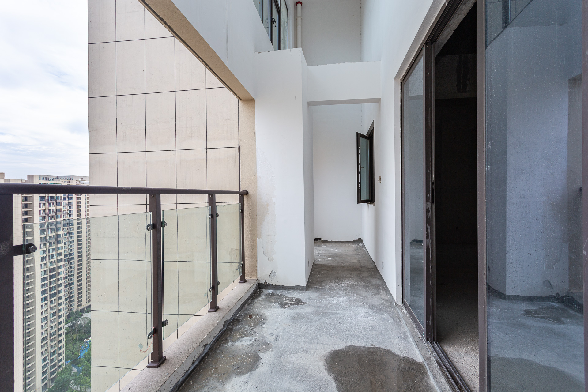 润和湘江天地AB区 4室2厅2卫 220.0万 润和湘江天地AB区 4室2厅2卫 220.0万阳台