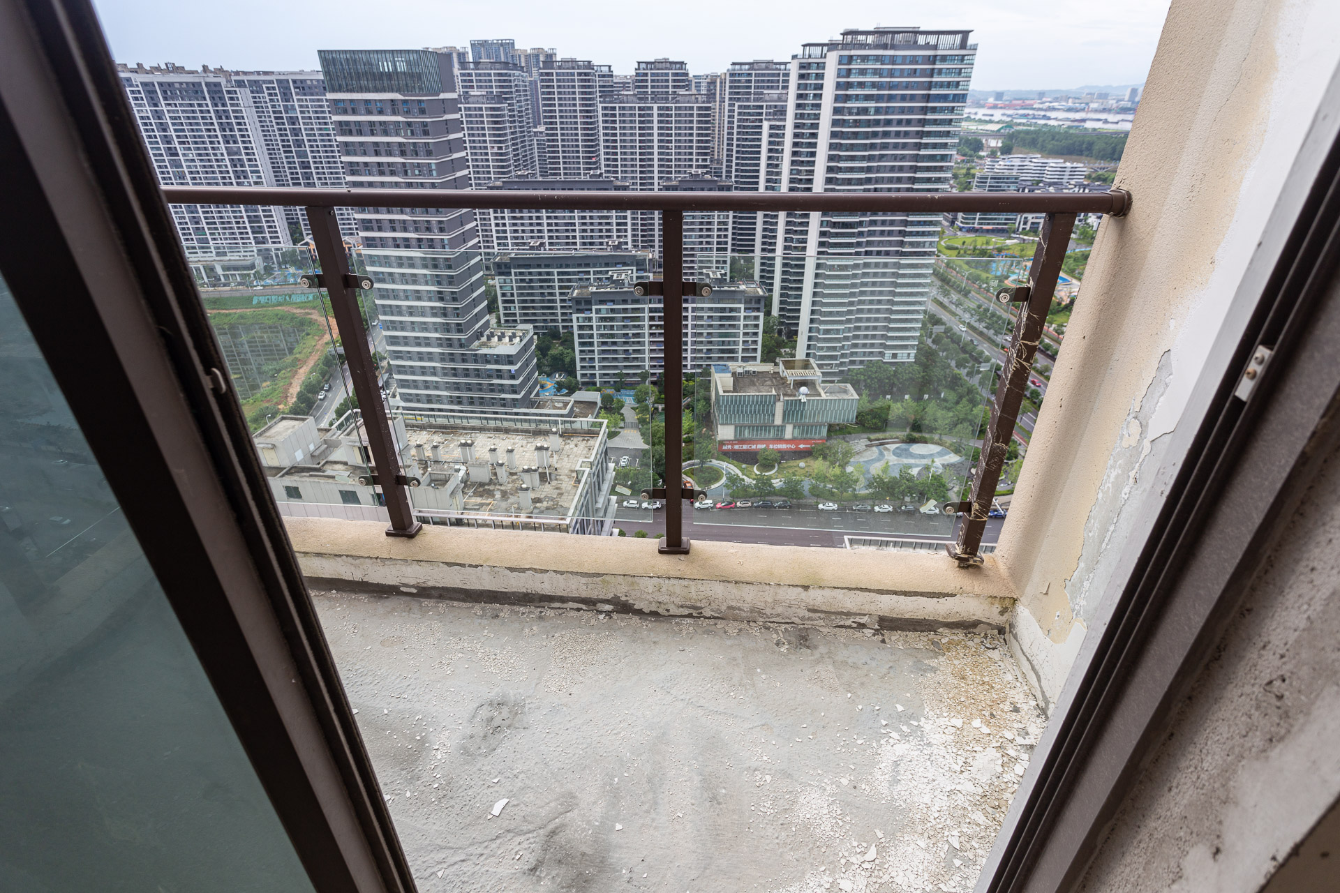 润和湘江天地AB区 4室2厅2卫 220.0万 润和湘江天地AB区 4室2厅2卫 220.0万阳台