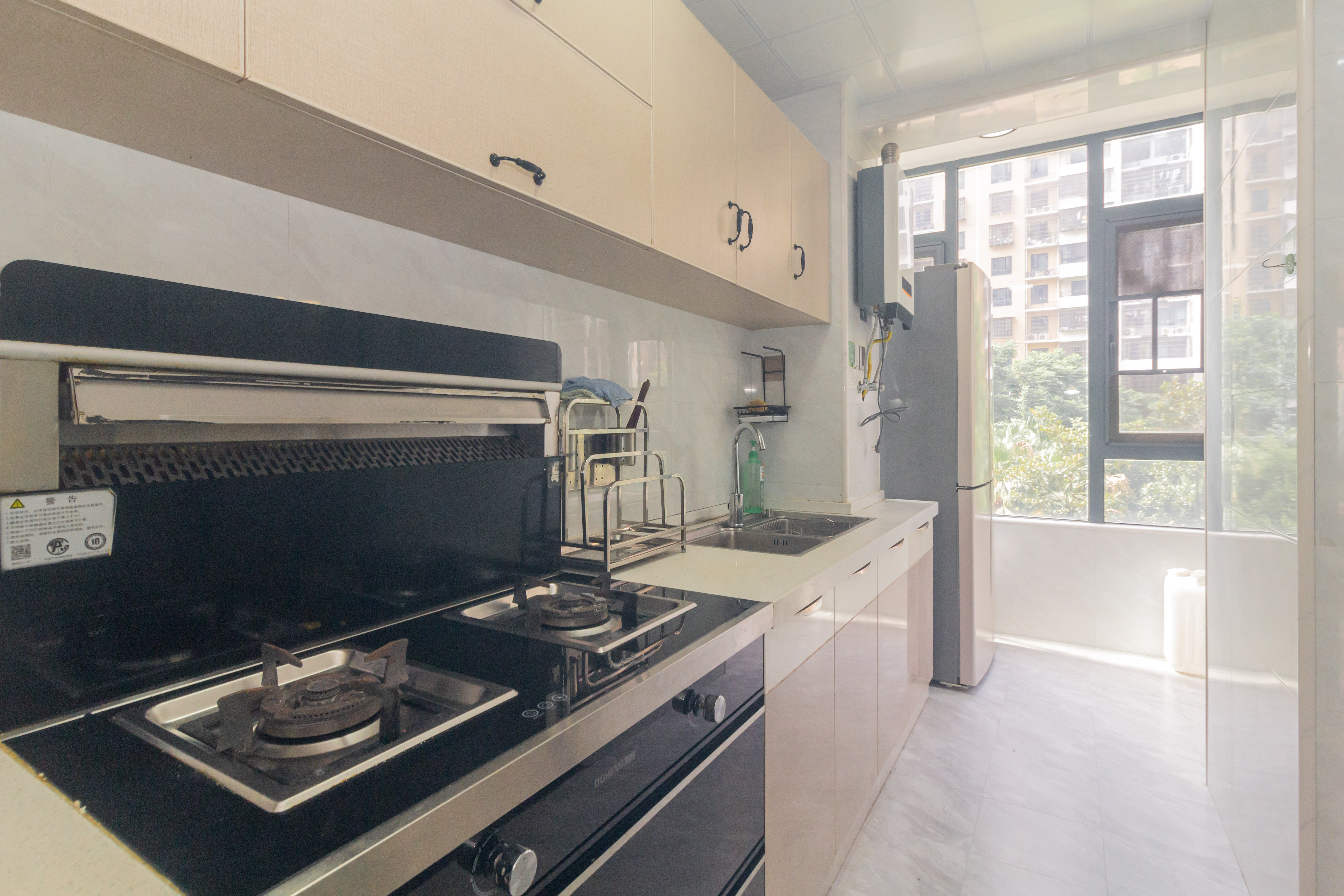 中国铁建国际城二期 4室2厅2卫 85.8万 中国铁建国际城二期 4室2厅2卫 85.8万厨房