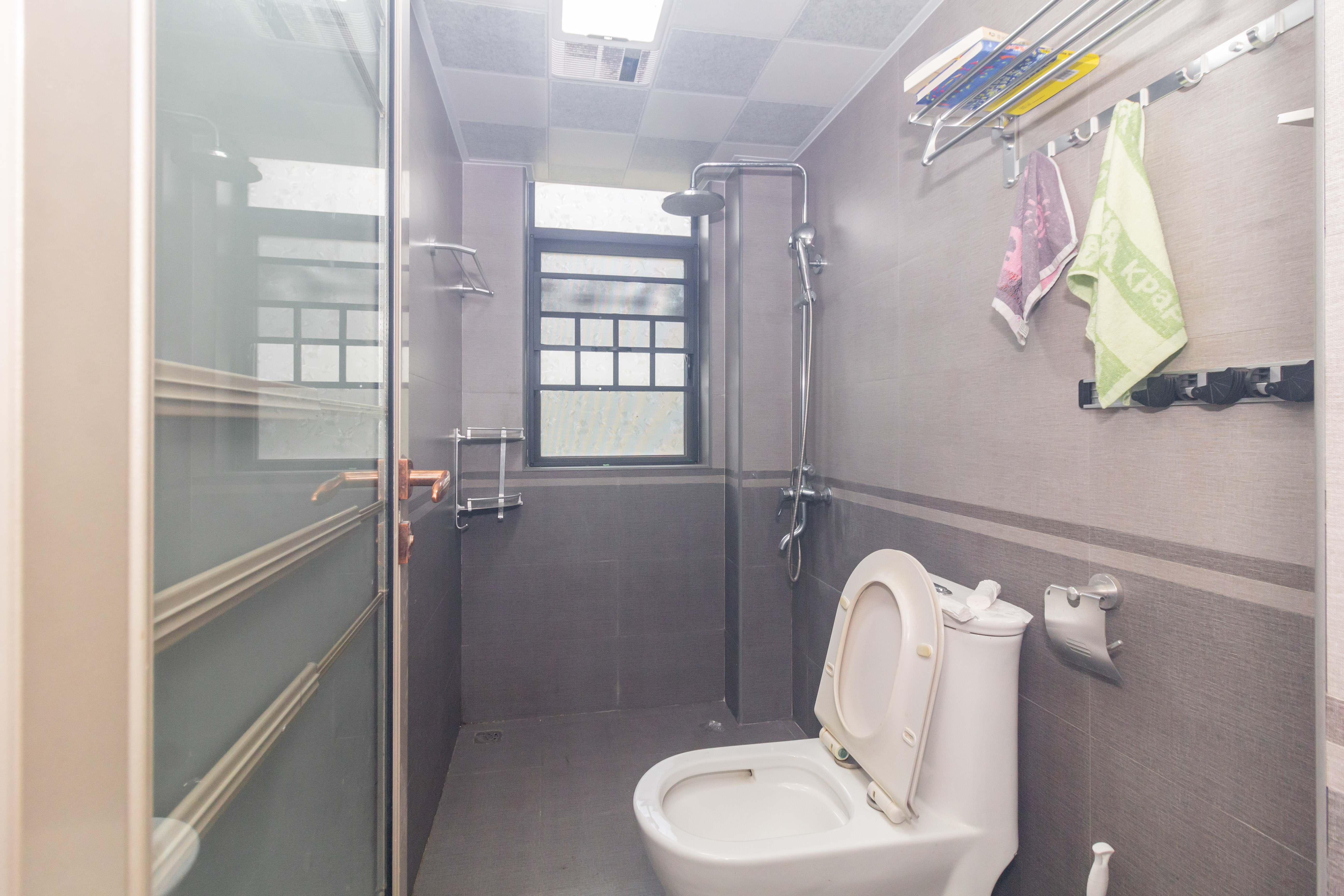 中国铁建国际城二期 4室2厅2卫 85.8万 中国铁建国际城二期 4室2厅2卫 85.8万卫生间