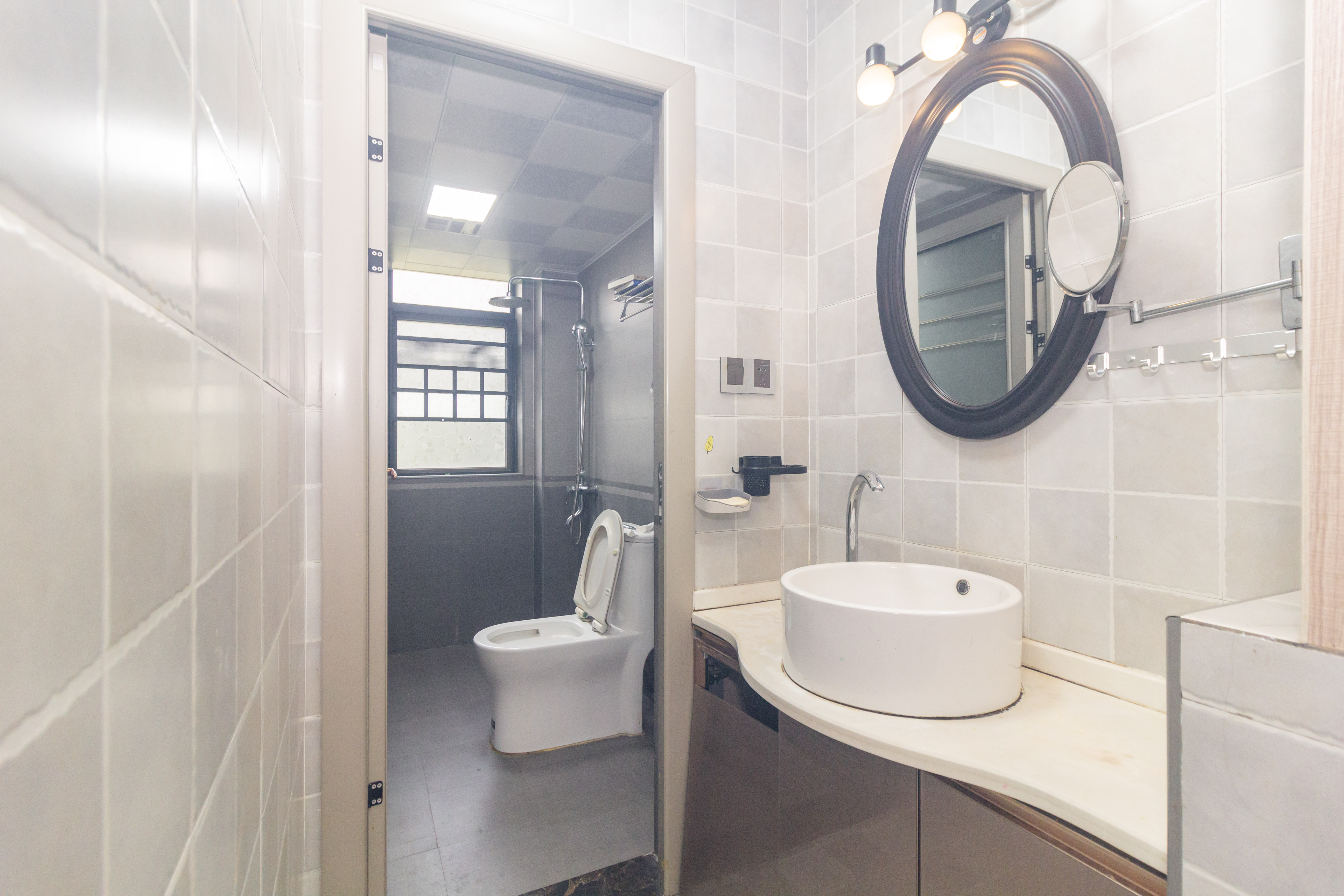 中国铁建国际城二期 4室2厅2卫 85.8万 中国铁建国际城二期 4室2厅2卫 85.8万卫生间